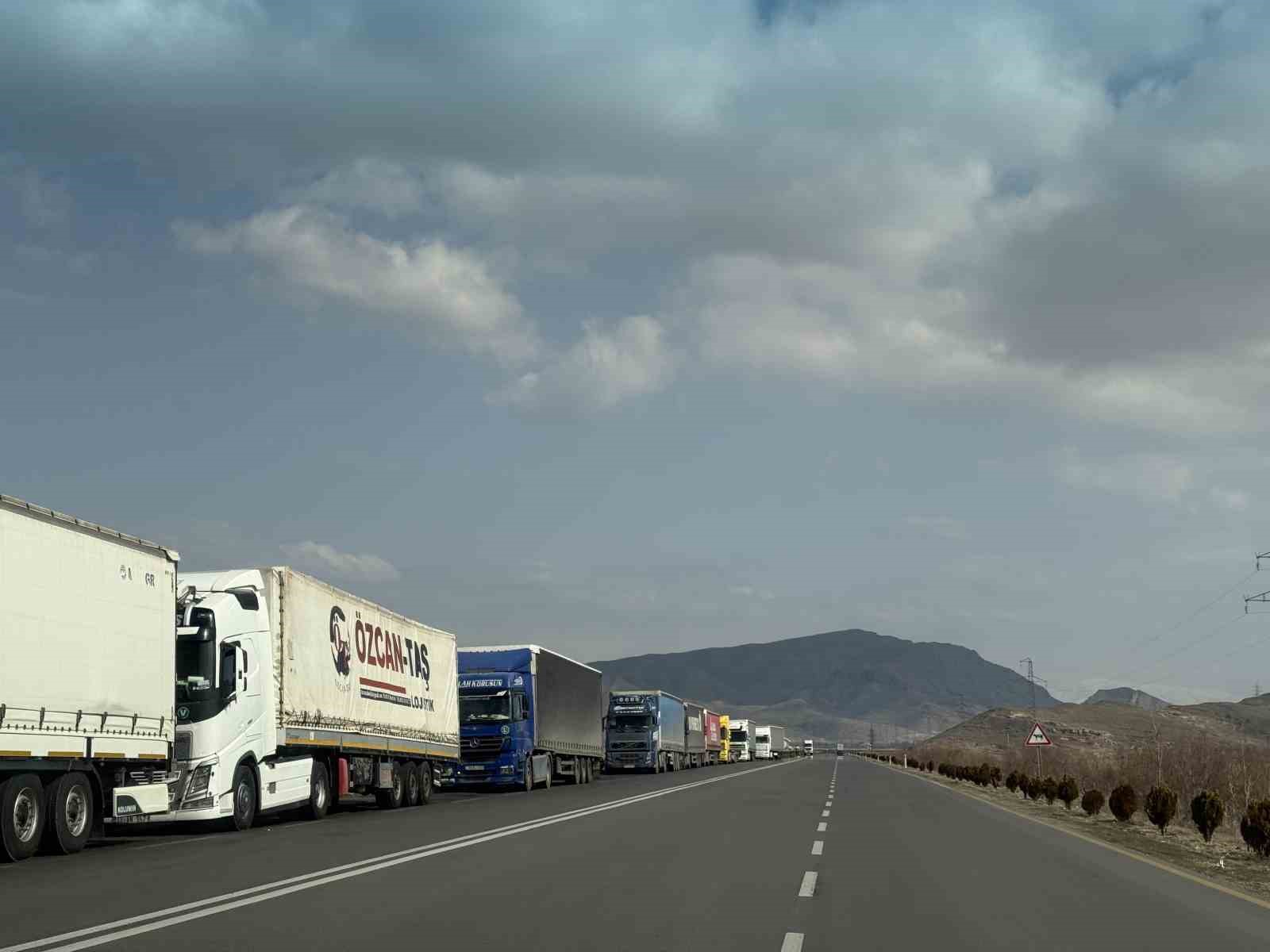 İran’dan Nahçıvan’a İHA saldırısı sonrası kapatılan sınır kapıları yeniden açıldı
