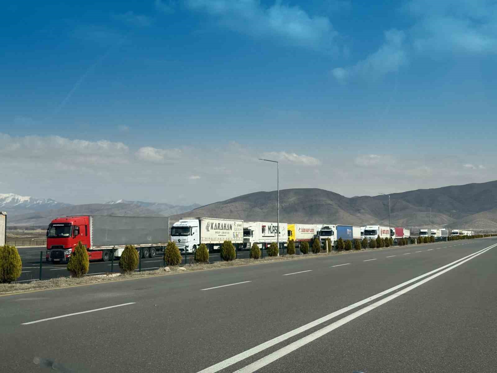 İran’dan Nahçıvan’a İHA saldırısı sonrası kapatılan sınır kapıları yeniden açıldı
