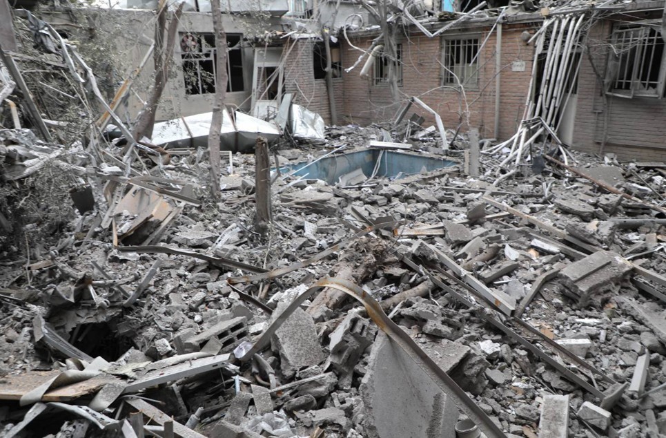 İran’ın 100 yıllık araştırma merkezi vuruldu
