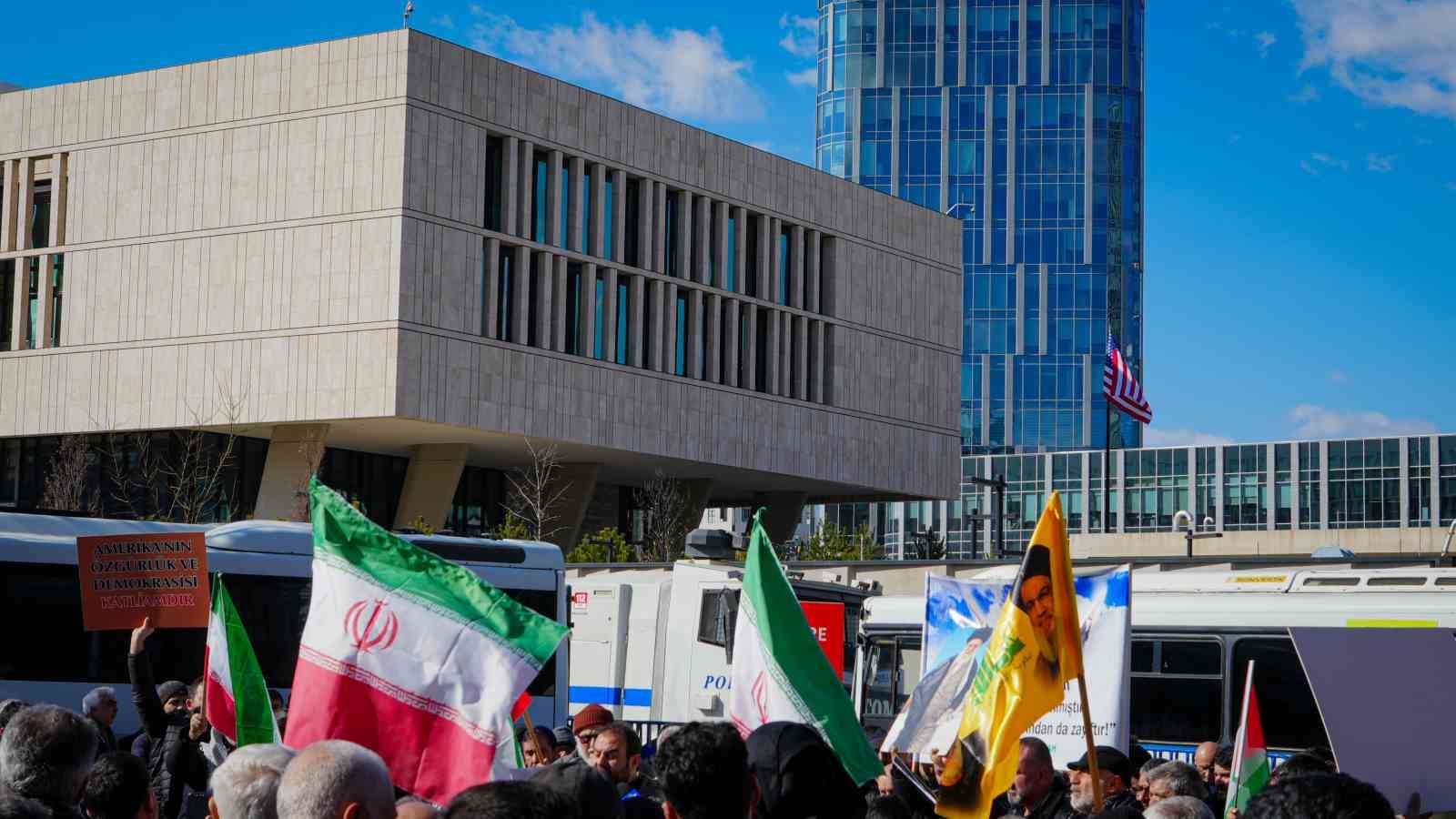 İran’ın Ankara Büyükelçiliği’nde bayraklar yarıya indi
