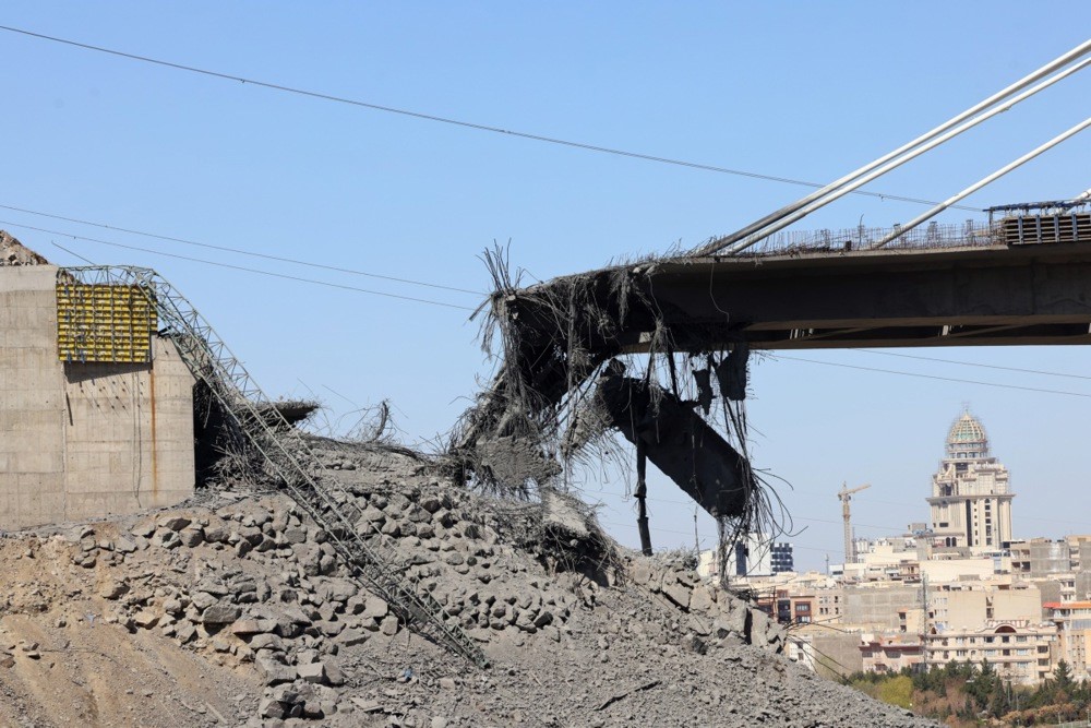 İran’ın en yüksek köprüsünde oluşan hasar görüntülendi
