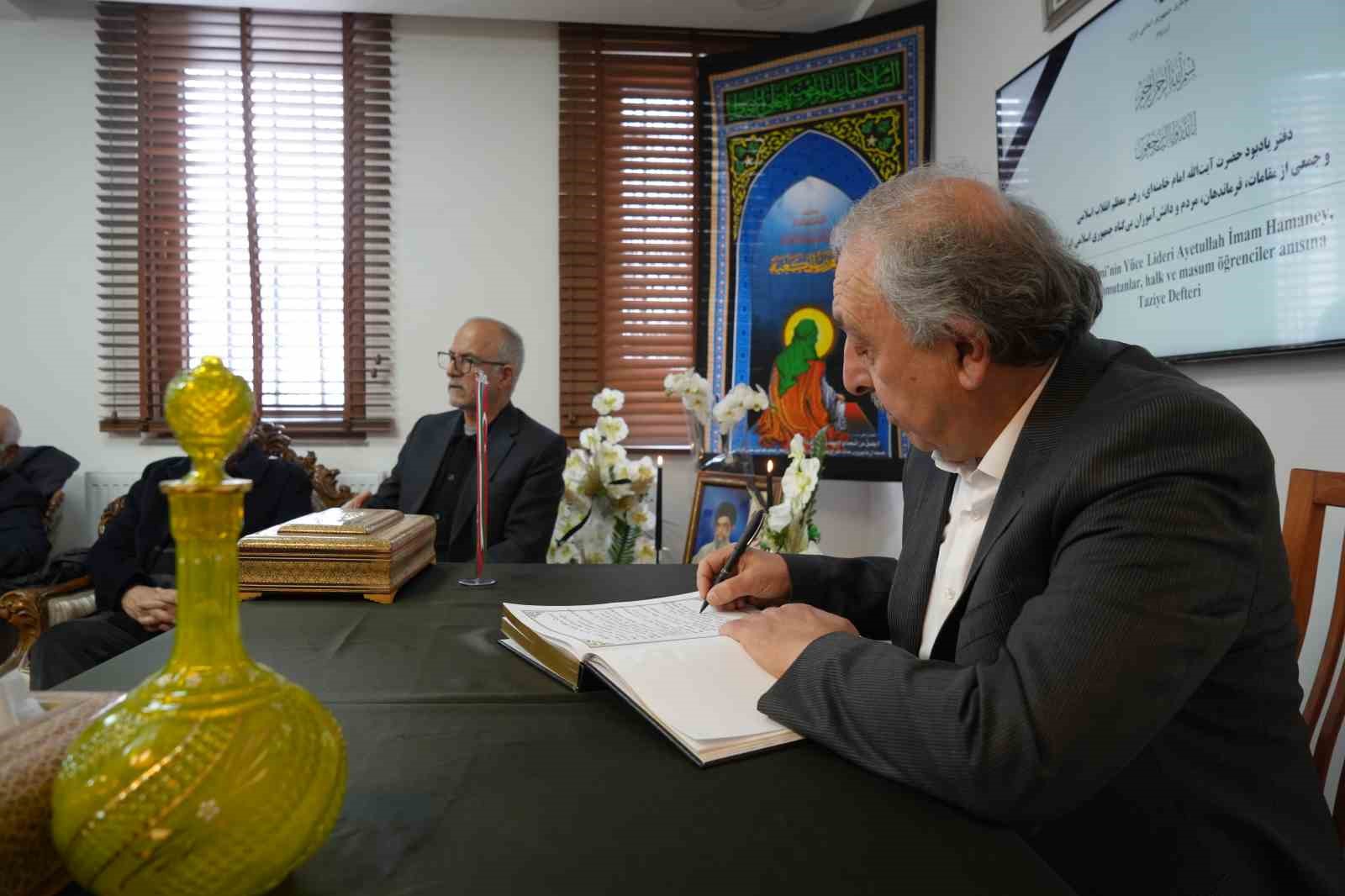 İran’ın Erzurum Başkonsolosuğu’nda taziye defteri açıldı

