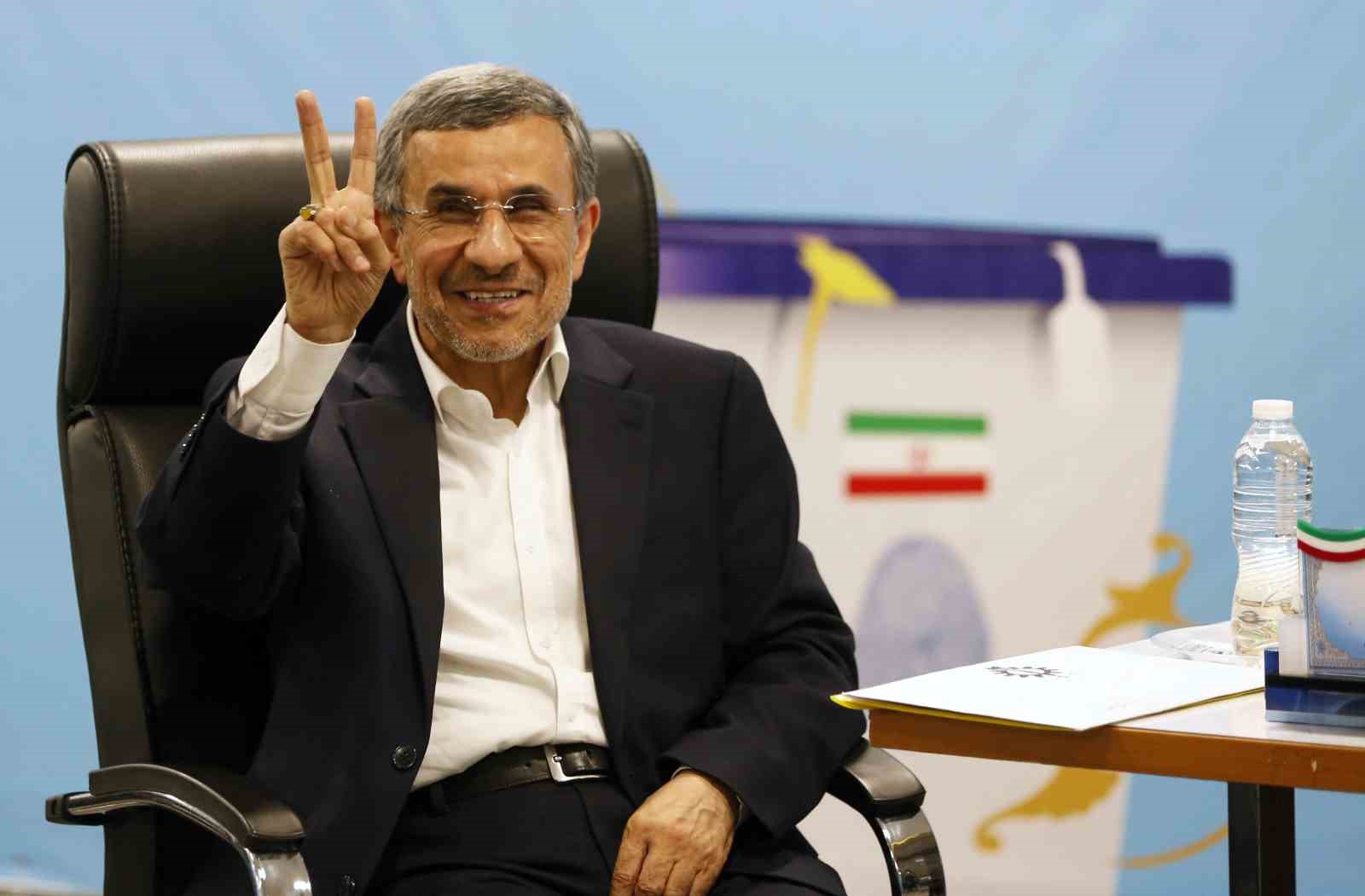 İran’ın eski Cumhurbaşkanı Ahmedinejad’ın öldürüldüğü iddia edildi
İran’ın eski Cumhurbaşkanı Ahmedinejad’ın öldürüldüğü iddia edildi