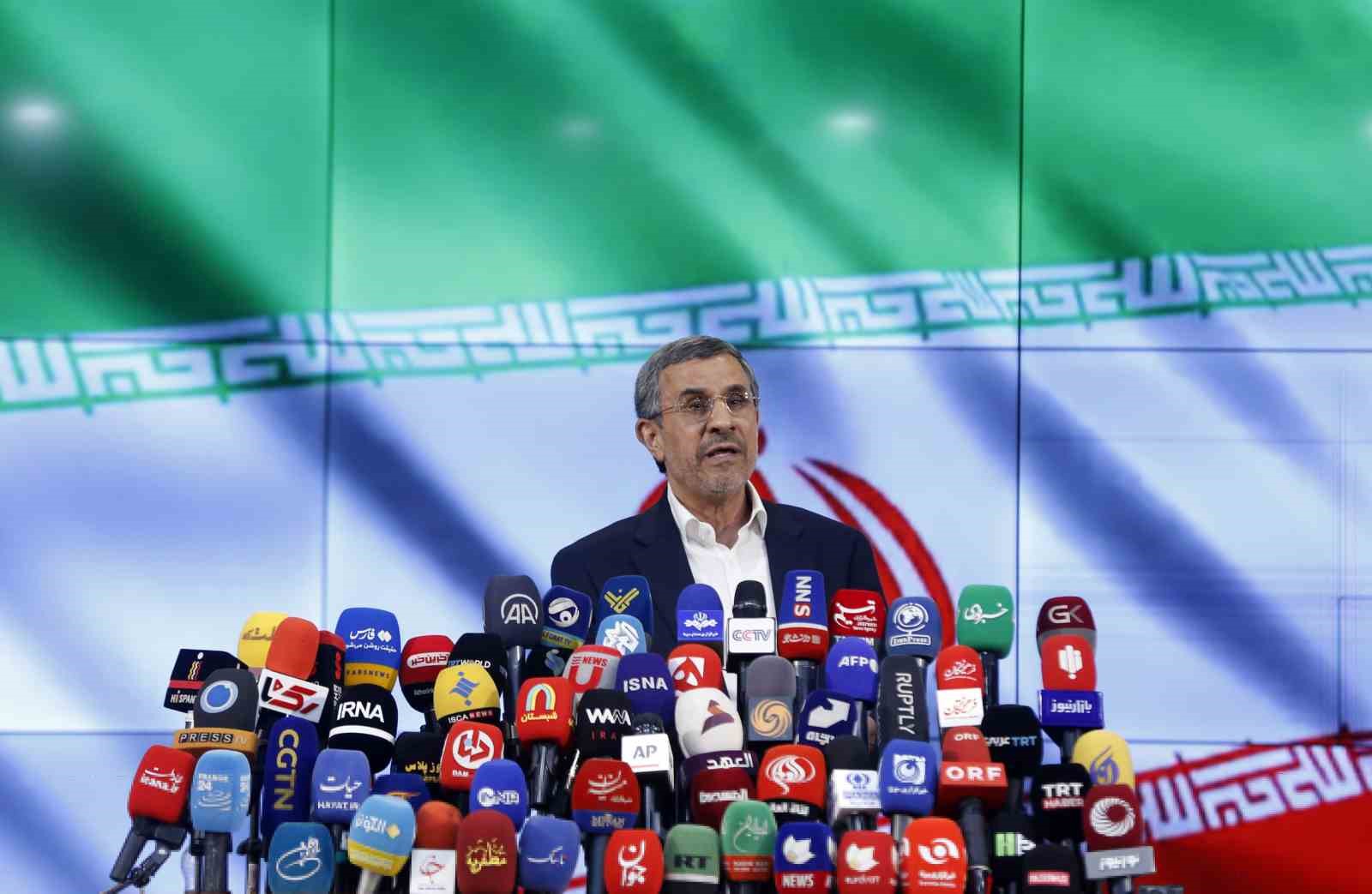 İran’ın eski Cumhurbaşkanı Ahmedinejad’ın öldürüldüğü iddia edildi
İran’ın eski Cumhurbaşkanı Ahmedinejad’ın öldürüldüğü iddia edildi