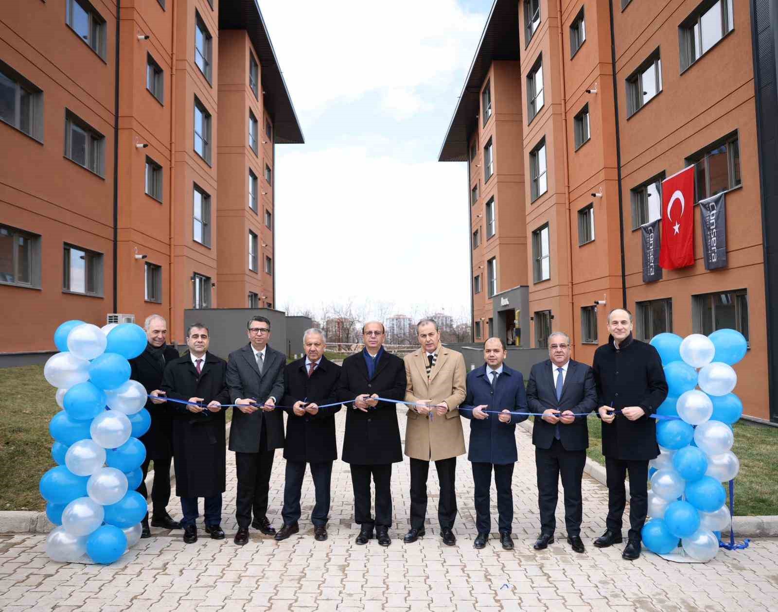 İş Bankası Malatya lojmanları sahiplerine teslim edildi
İş Bankası Malatya lojmanları sahiplerine teslim edildi