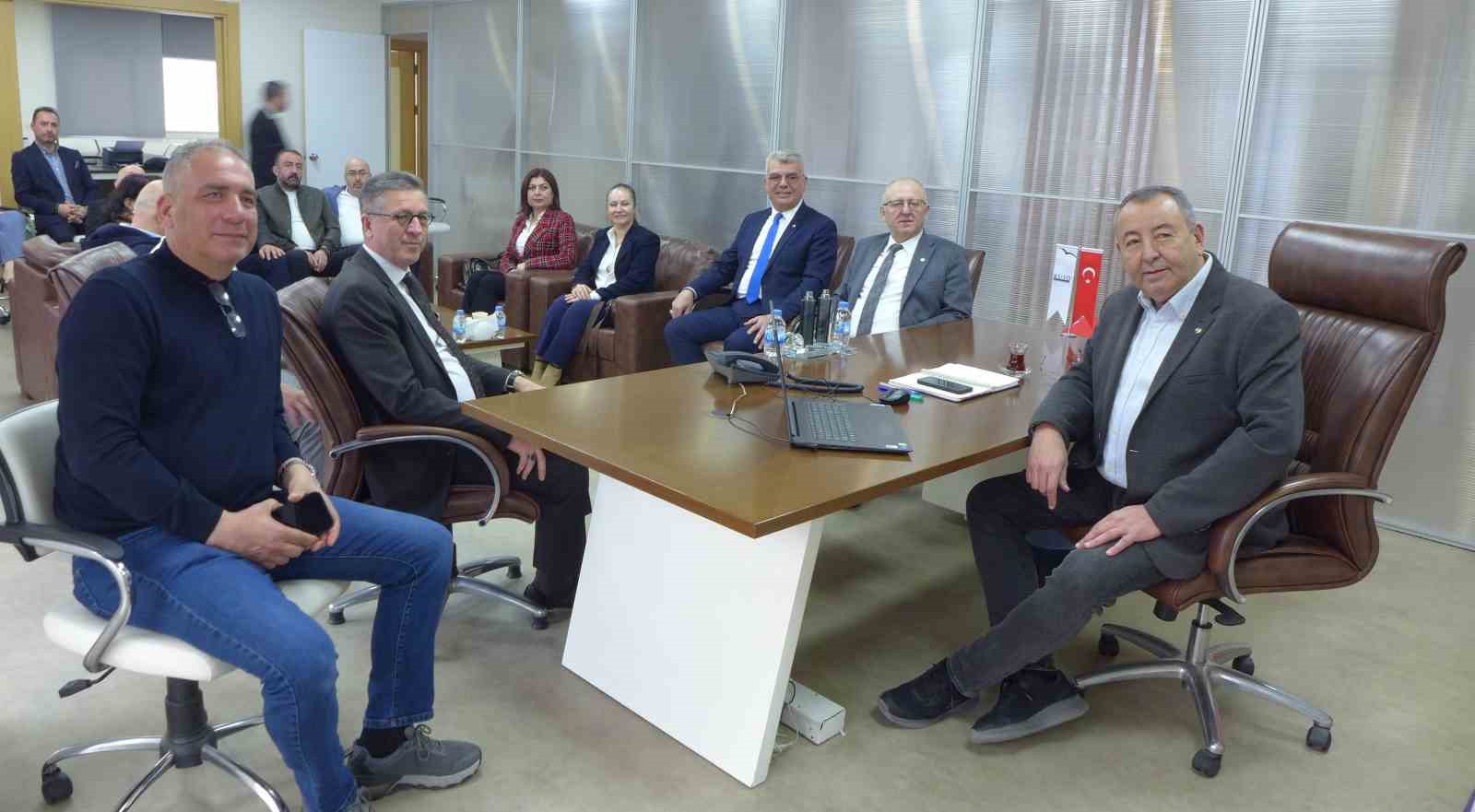 İş dünyası temsilcileri Kuşadası’nda buluştu
