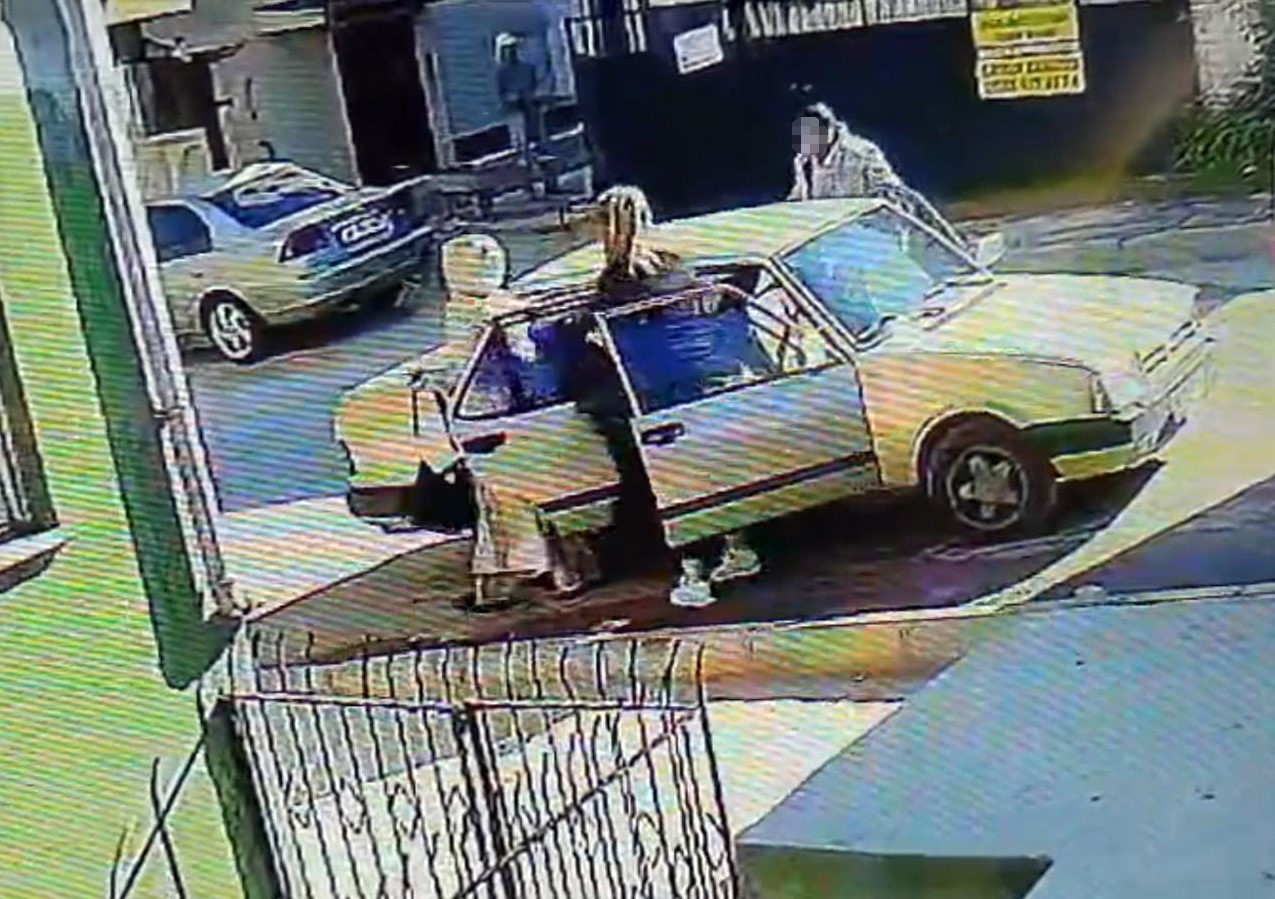 İş için şehir dışına çıkan koca, döndüğünde evini boş buldu
