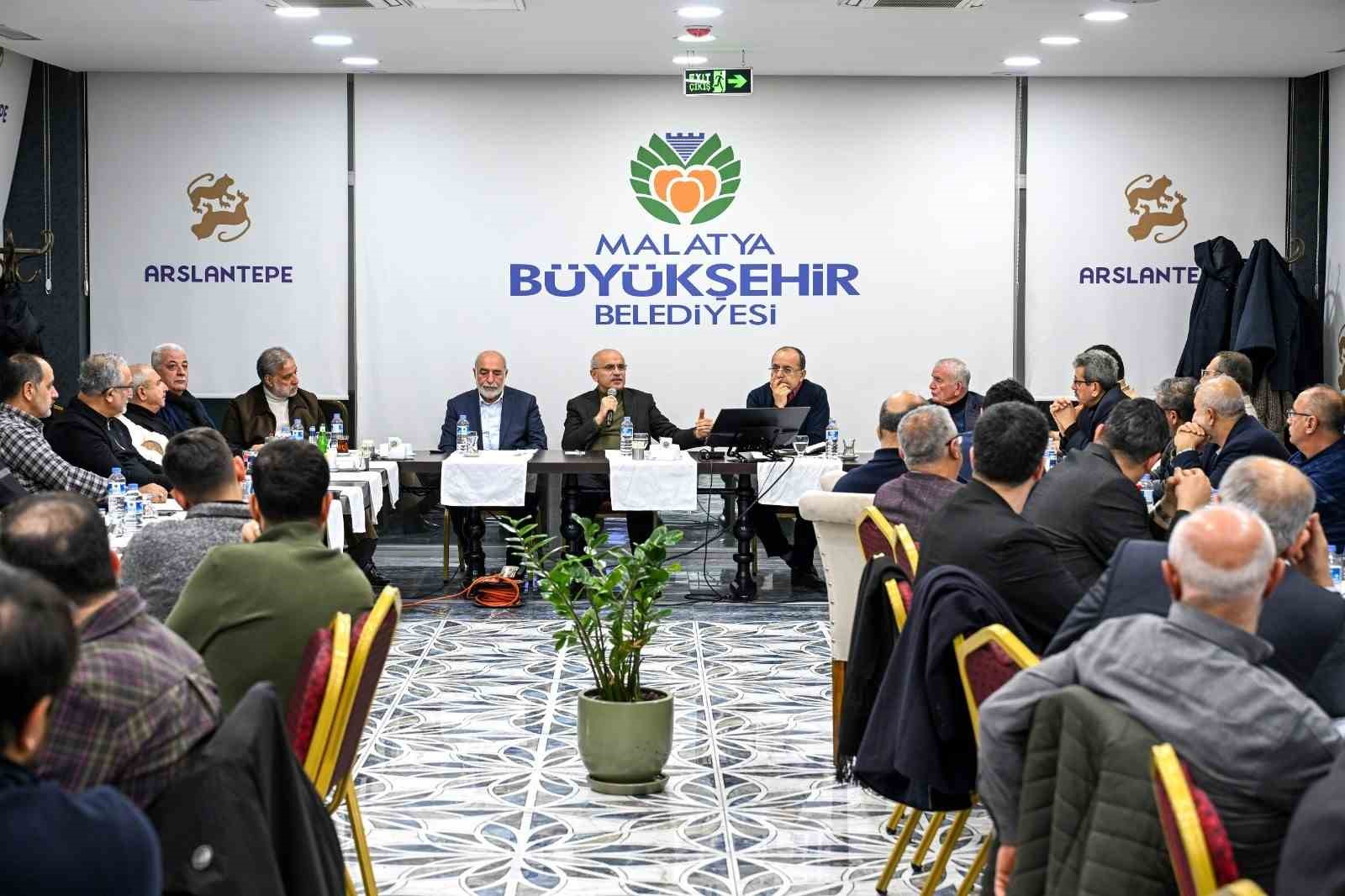 İş insanlarıyla bir araya gelen Başkan Er: "Malatya’nın geleceğini inşa ediyoruz"
