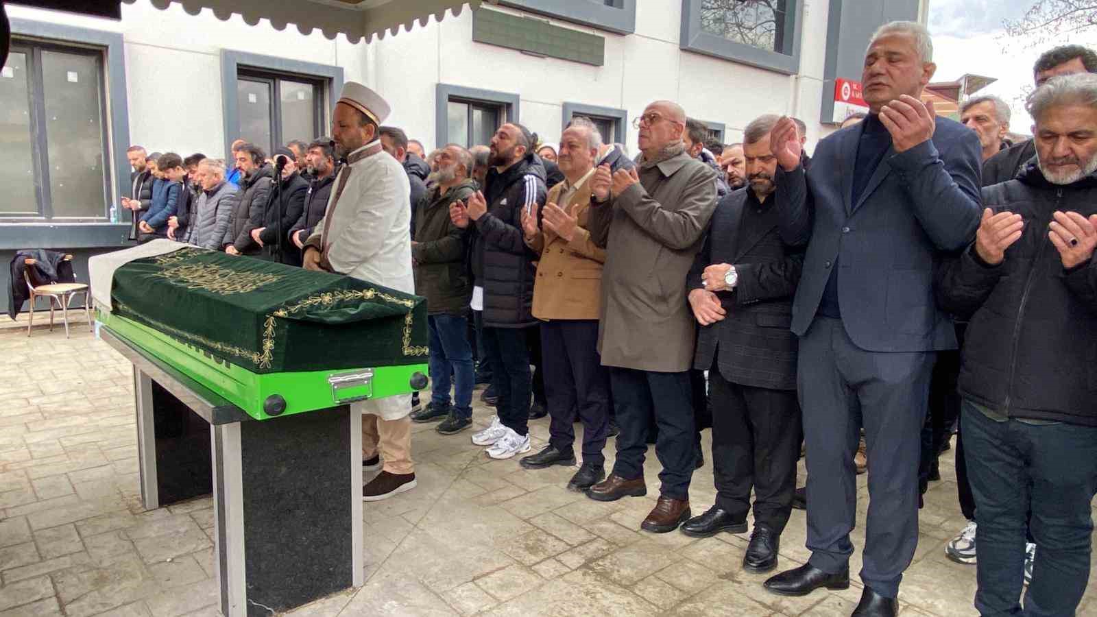 İş kazasında hayatını kaybeden genç son yolculuğuna uğurlandı
