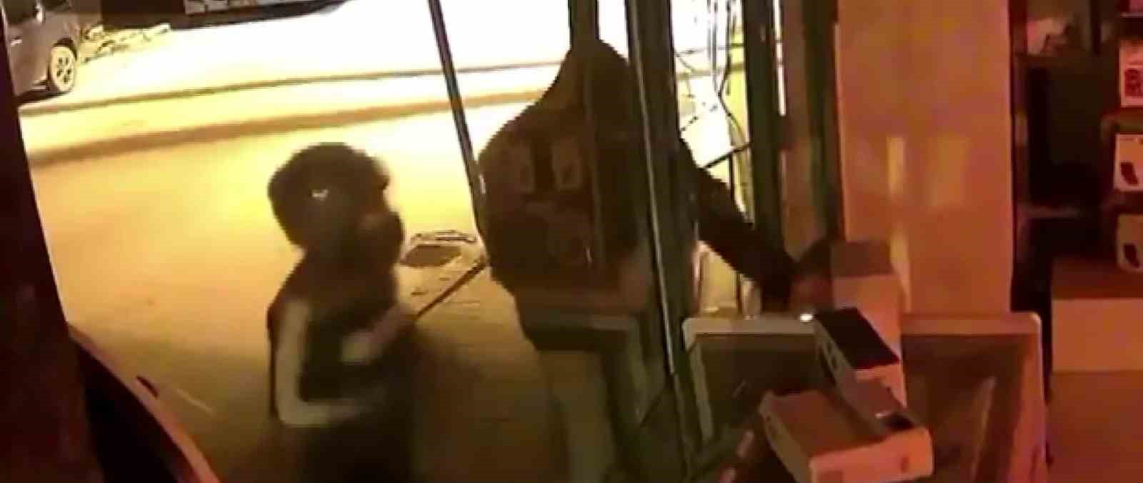 İş yeri soyuldu, hırsızlara "Teslim olun" çağrısı yaptı
