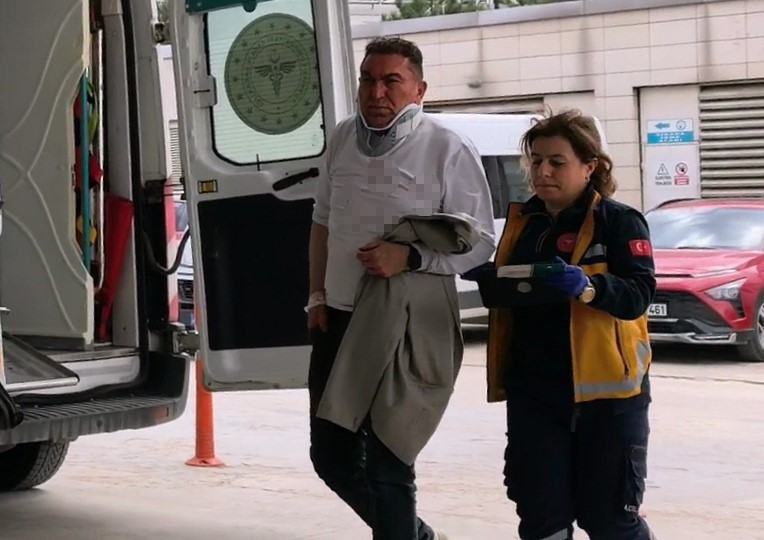 İş yerine sopalarla girip ortalığı savaş alanına çevirdiler: 4 yaralı
