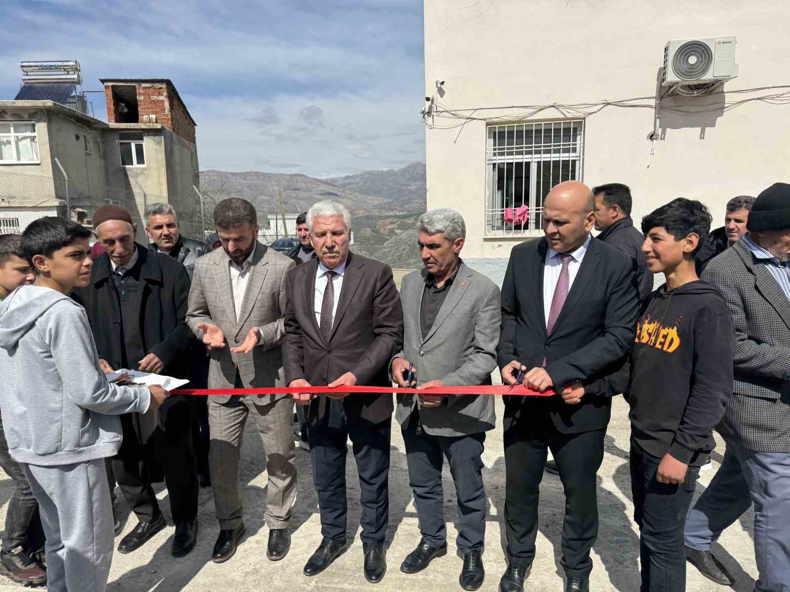 İşçi olarak Almanya’ya gitti, ilçesindeki çocuklara oyun parkı yapıp yardımlarda bulundu
