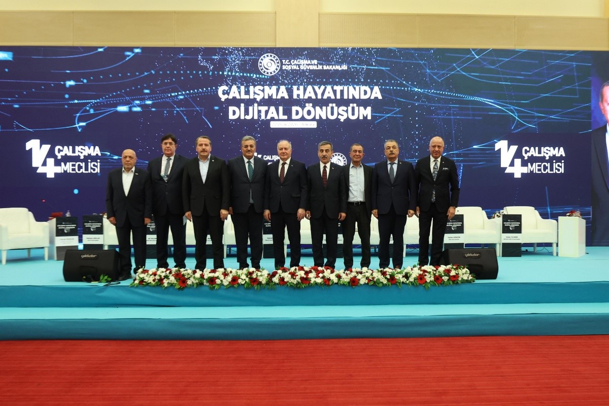İşçi ve memur konfederasyonlarından dijital dönüşüm uyarısı: "Doğru yönetilmezse sosyal adaletsizlikleri derinleştirebilir"
