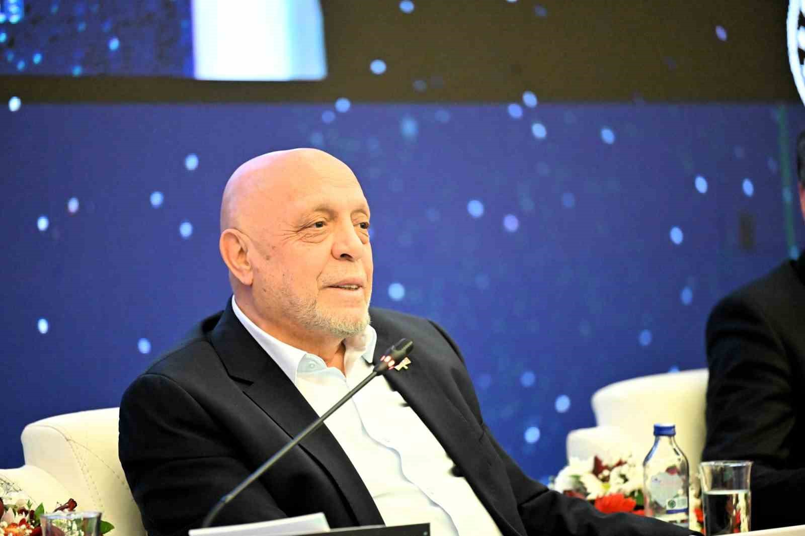 İşçi ve memur konfederasyonlarından dijital dönüşüm uyarısı: "Doğru yönetilmezse sosyal adaletsizlikleri derinleştirebilir"
