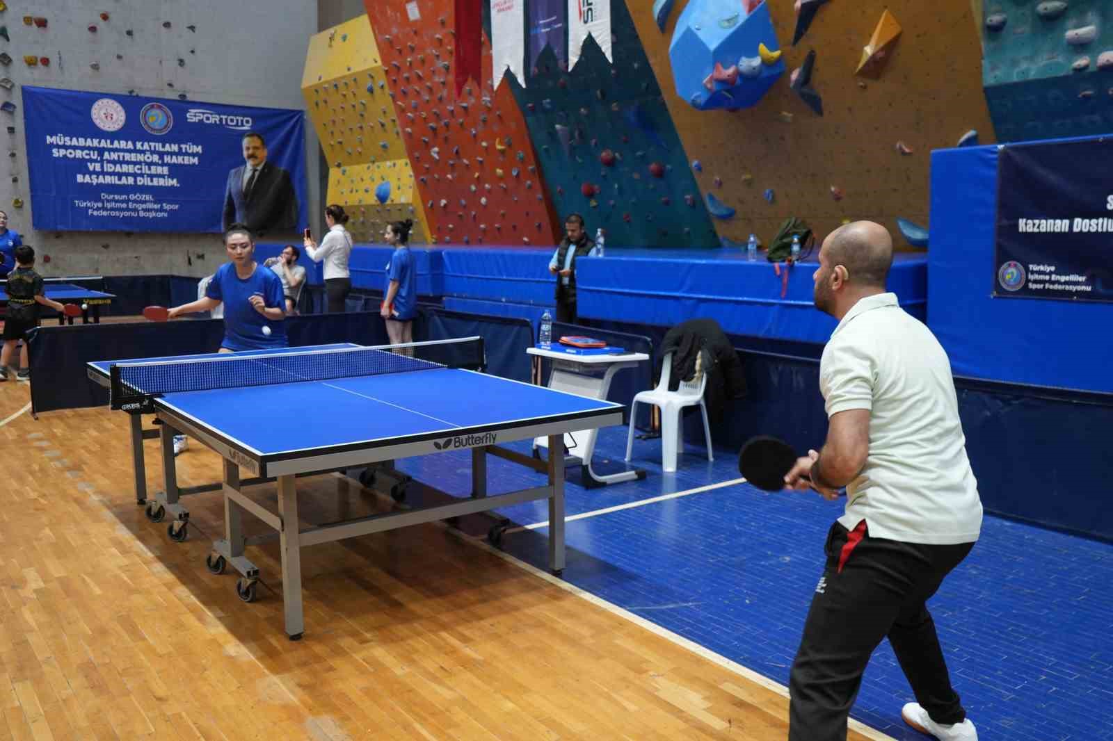 İşitme Engelliler Masa Tenisi Türkiye Şampiyonası, Samsun’da başladı
