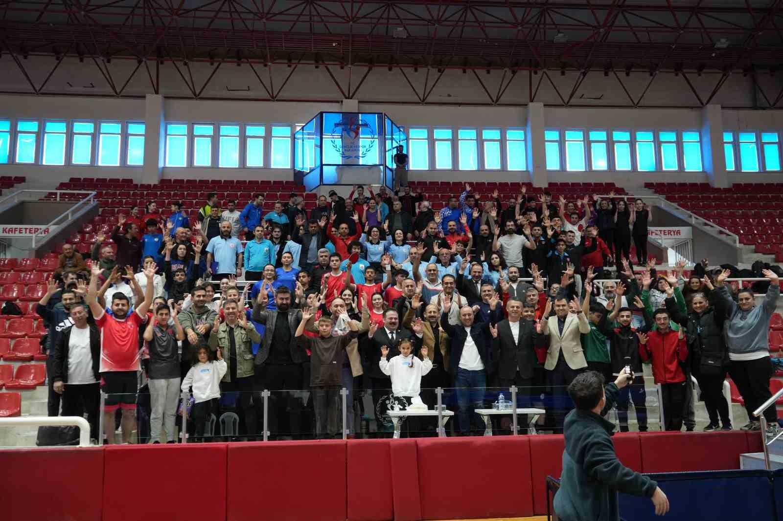 İşitme Engelliler Masa Tenisi Türkiye Şampiyonası, Samsun’da başladı
