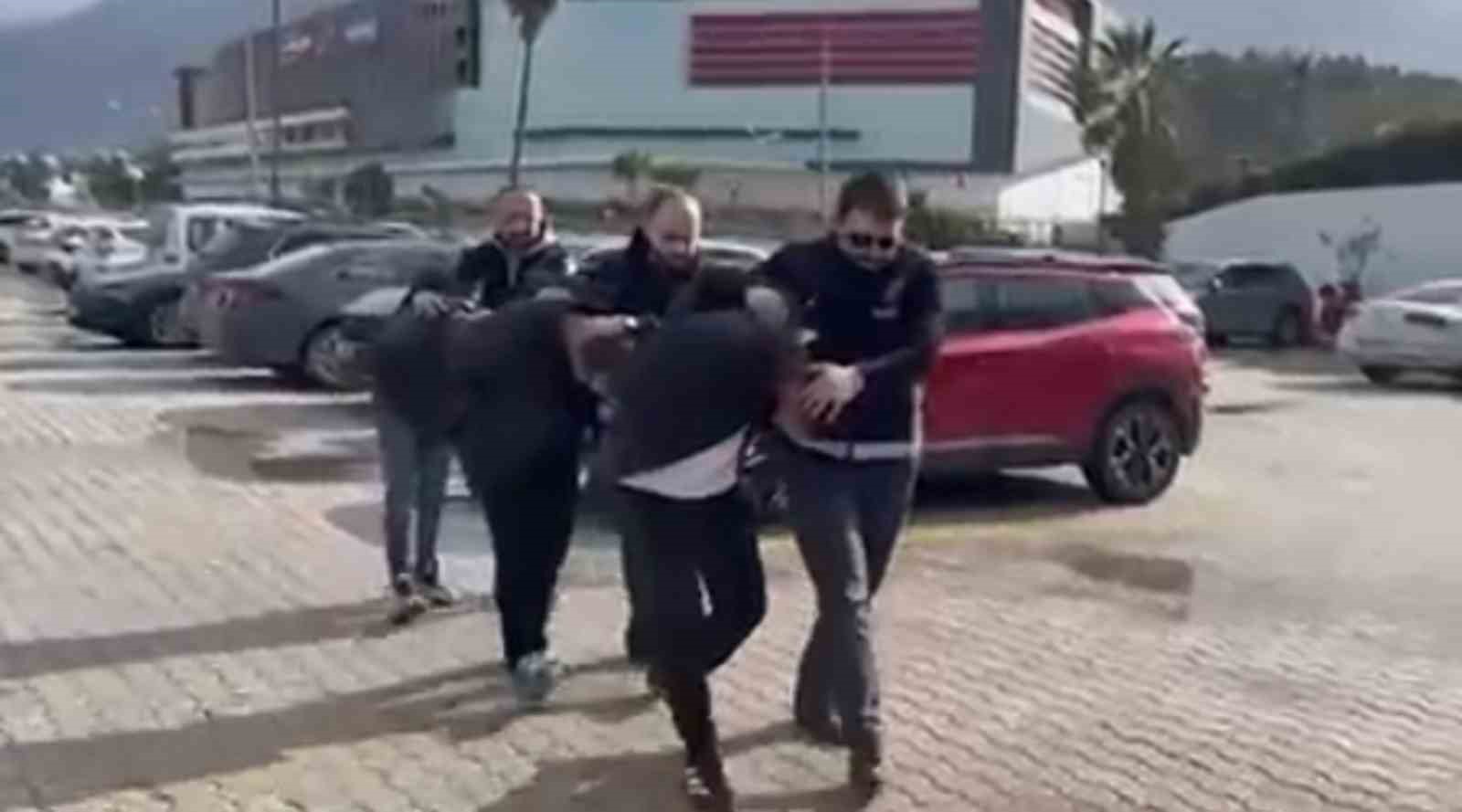 İskenderun’da aranan 3 şahıs yakalandı
