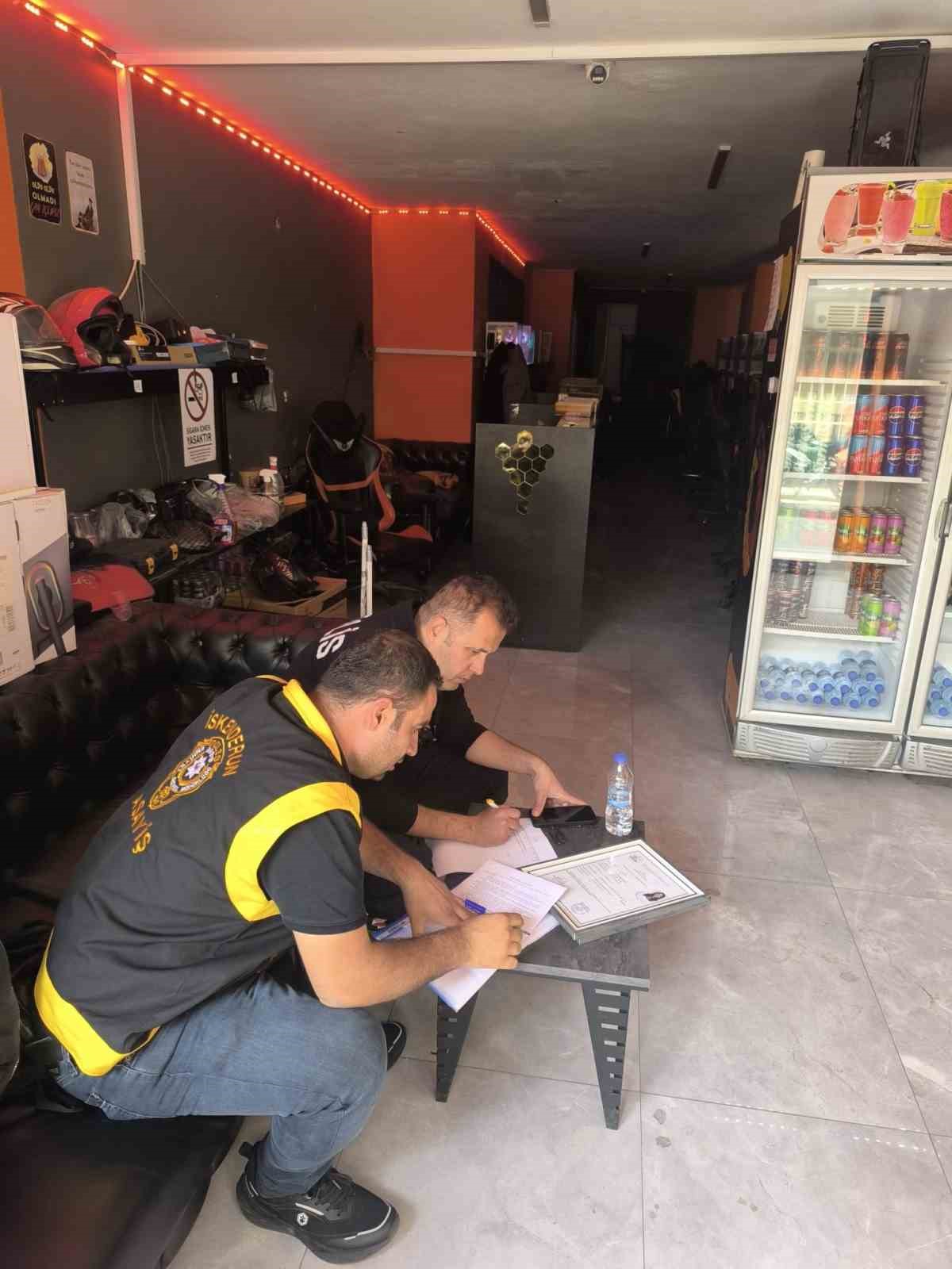 İskenderun’da internet kafe ve oyun alanlarına denetim
