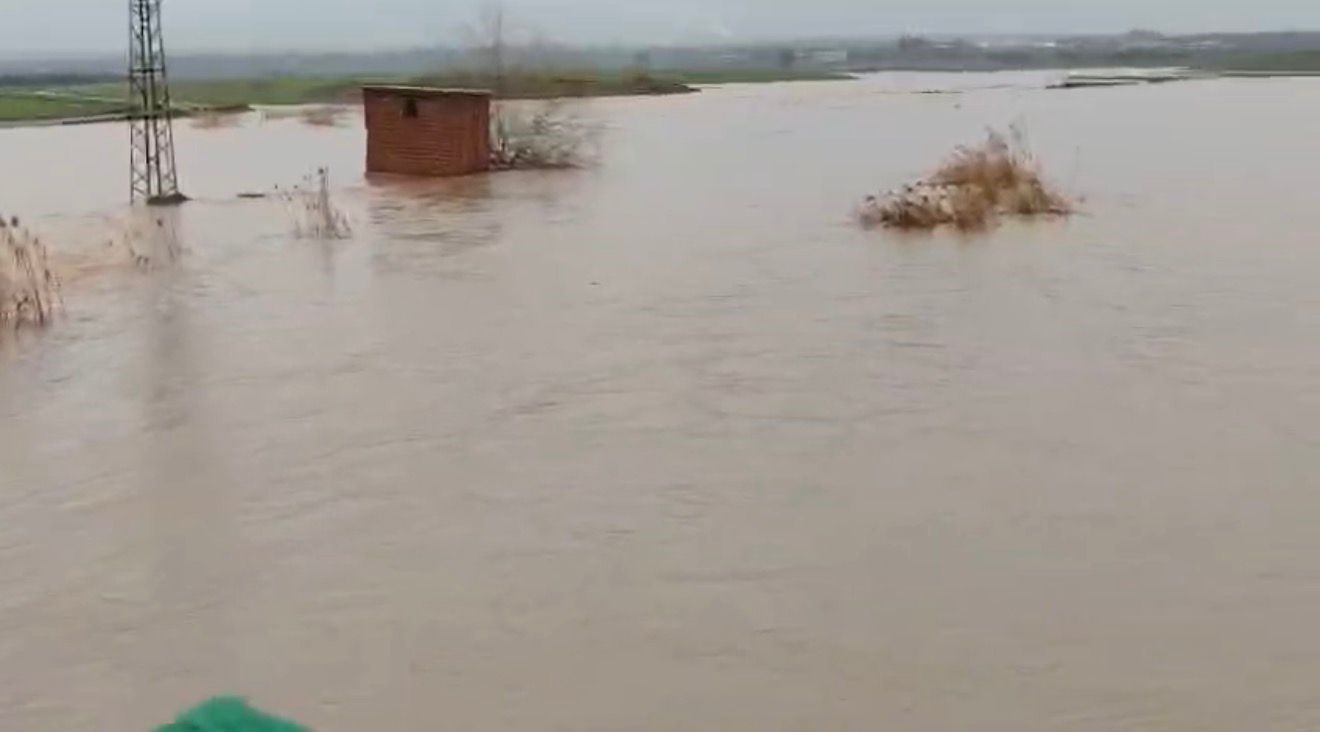 İslahiye’de sağanak sonrası ev ve tarlaları su bastı
