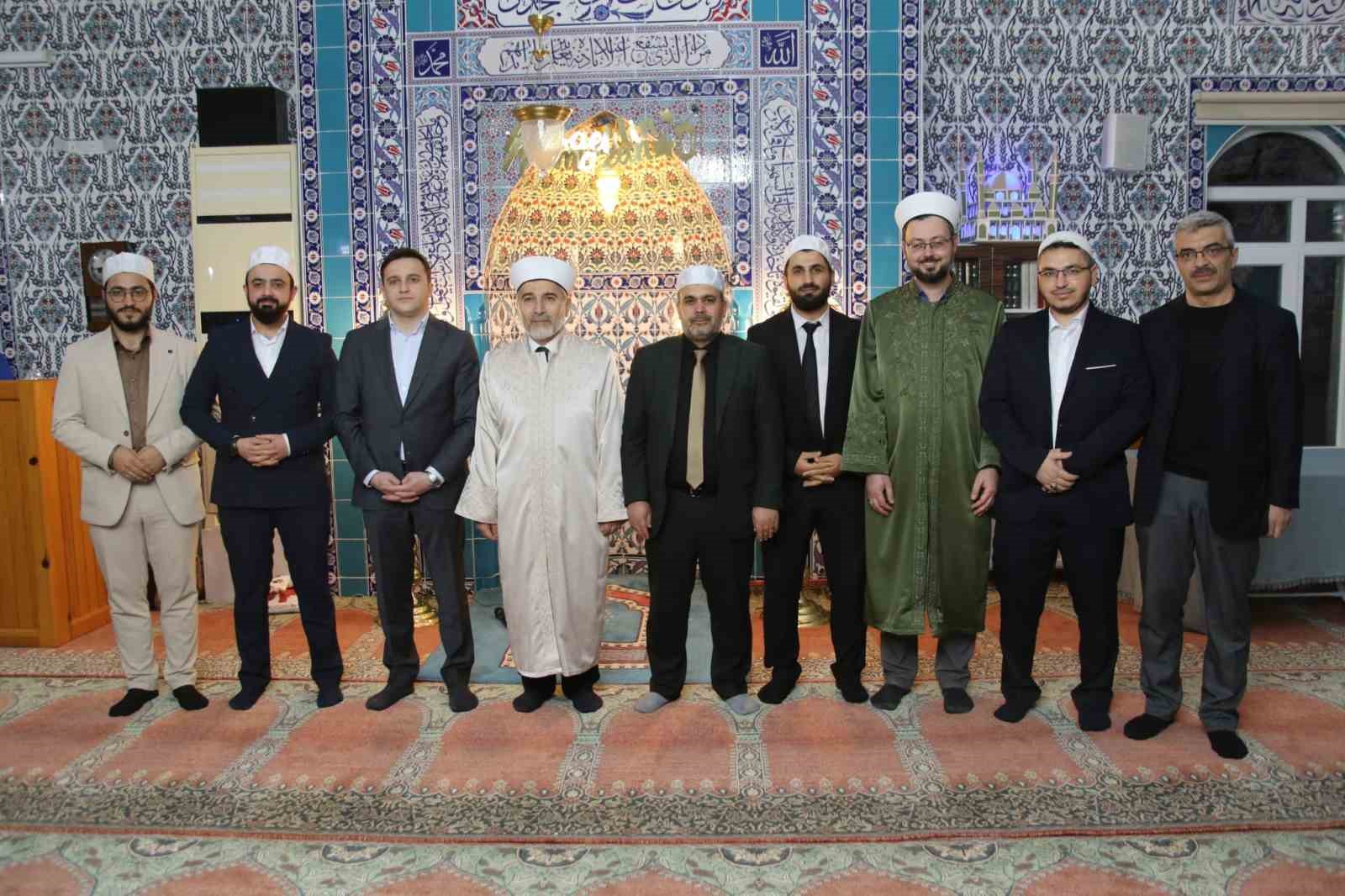 İslamın gülleri çocuklarla anlamlı buluşma
İslamın gülleri çocuklarla anlamlı buluşma