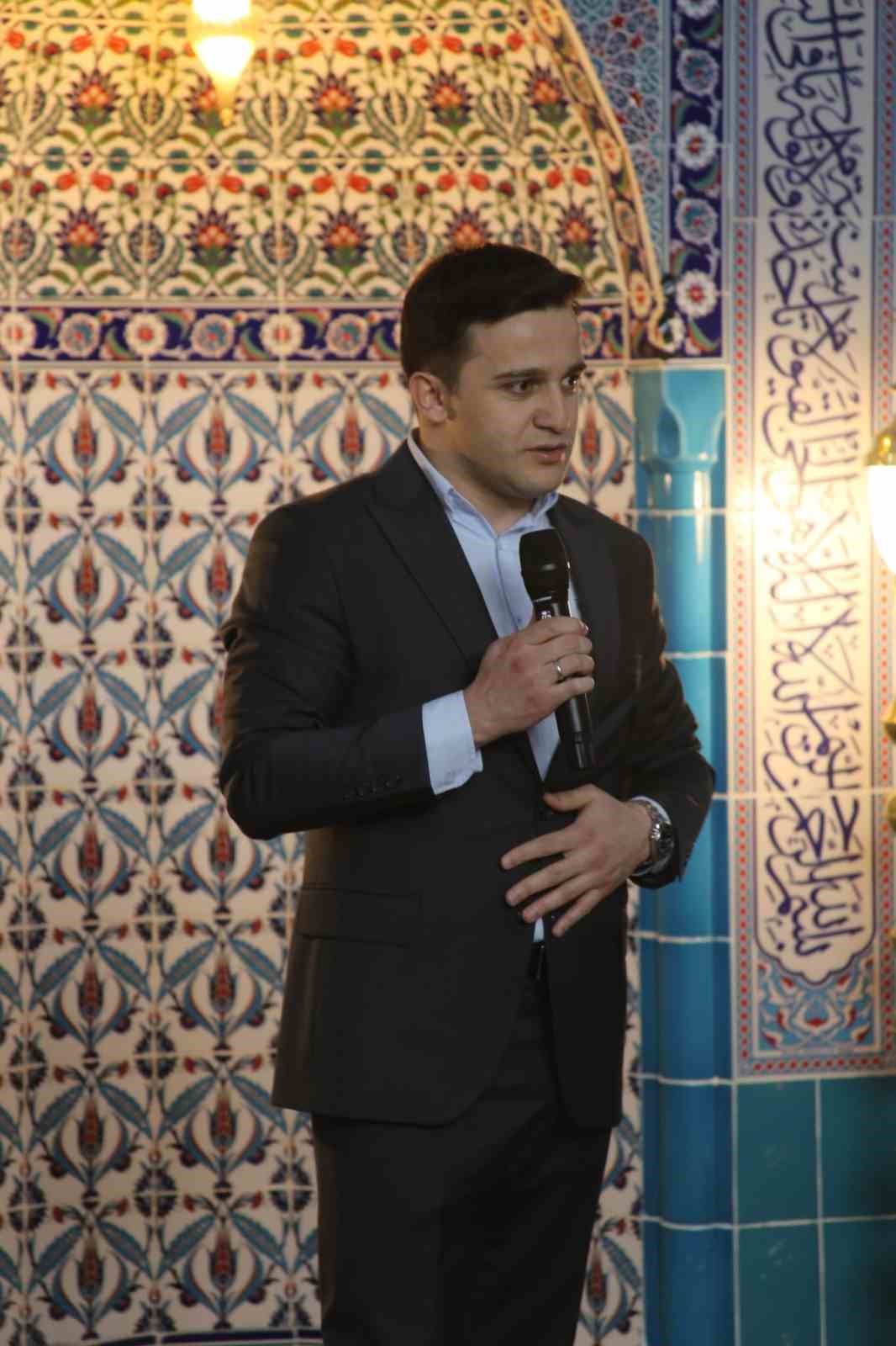 İslamın gülleri çocuklarla anlamlı buluşma
İslamın gülleri çocuklarla anlamlı buluşma