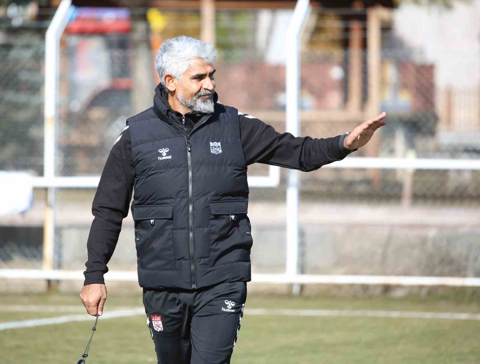 İsmet Taşdemir: "Hedef bu sene zor gibi"
