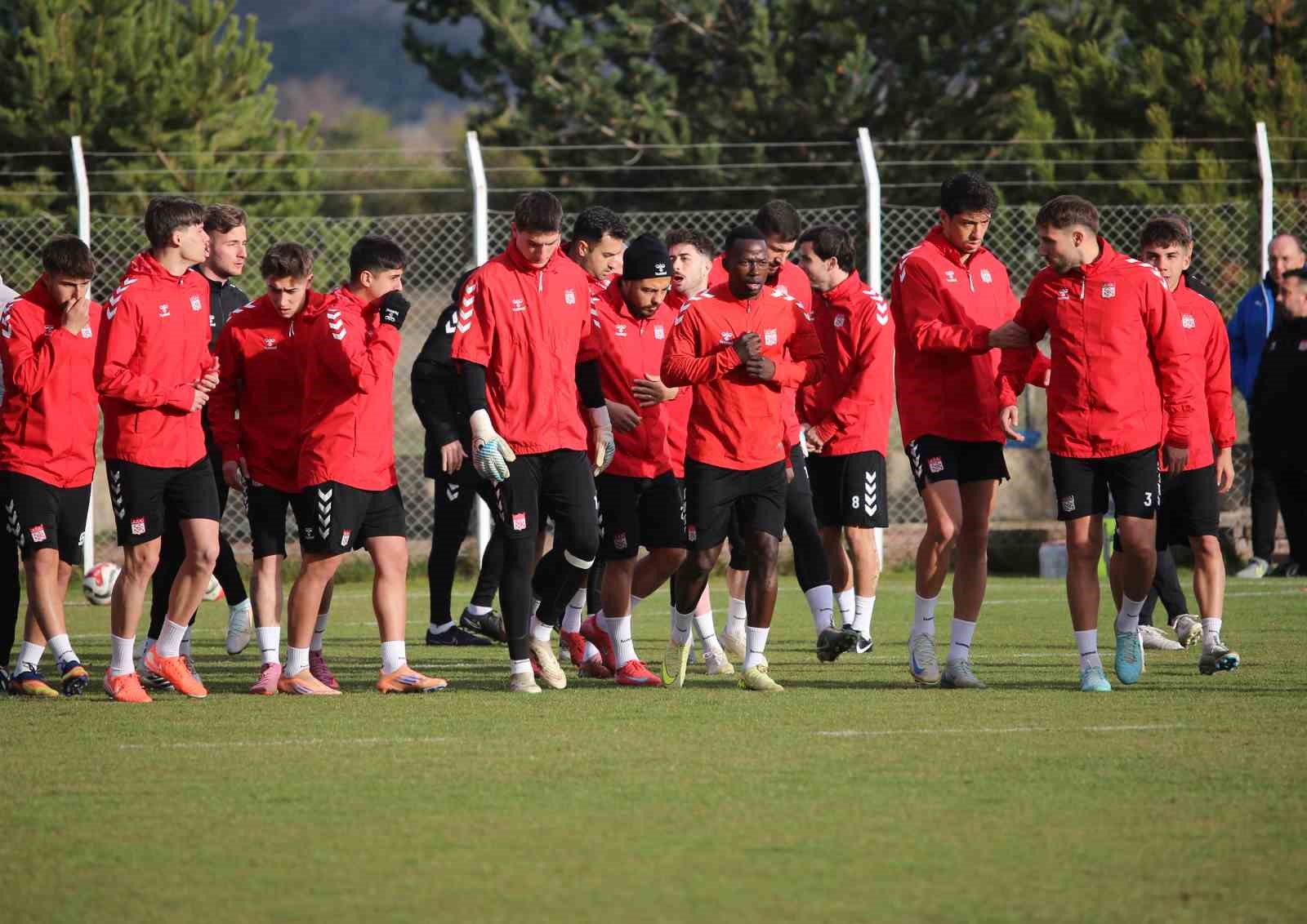 İsmet Taşdemir: "Play-off’a girebiliriz"
