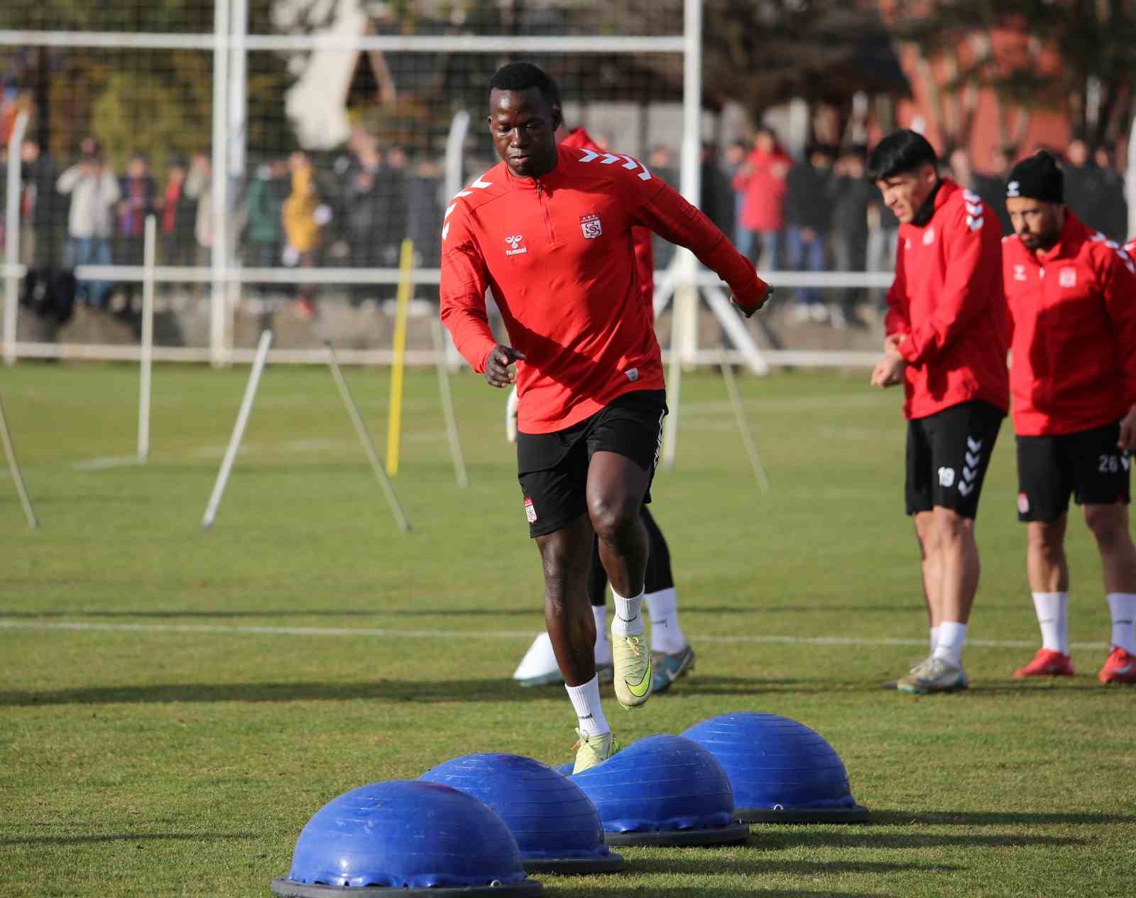 İsmet Taşdemir: "Play-off’a girebiliriz"
