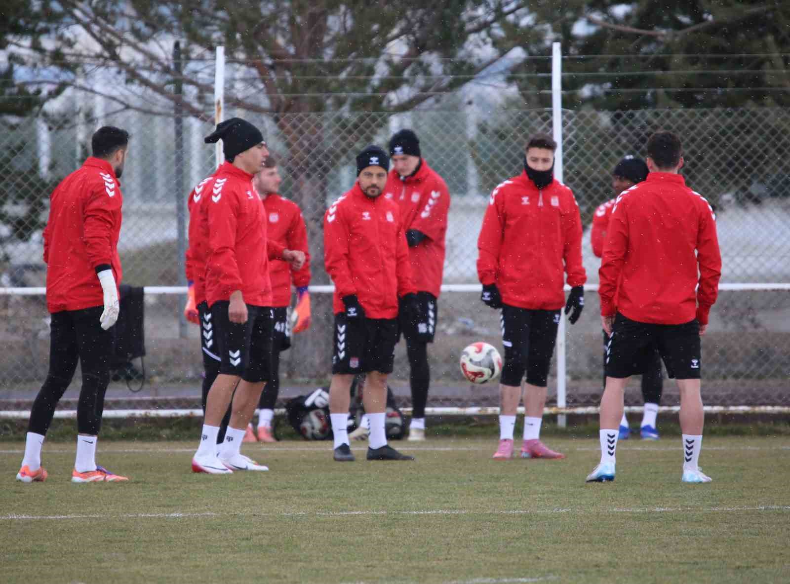 İsmet Taşdemir: "Seriyi sürdürmek istiyoruz"
İsmet Taşdemir: "Seriyi sürdürmek istiyoruz"