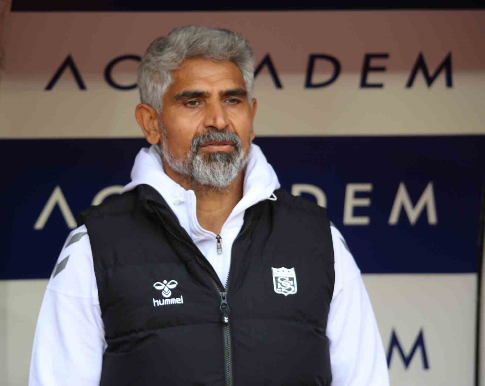 İsmet Taşdemir, Sivasspor’da ilk maçına çıktı
