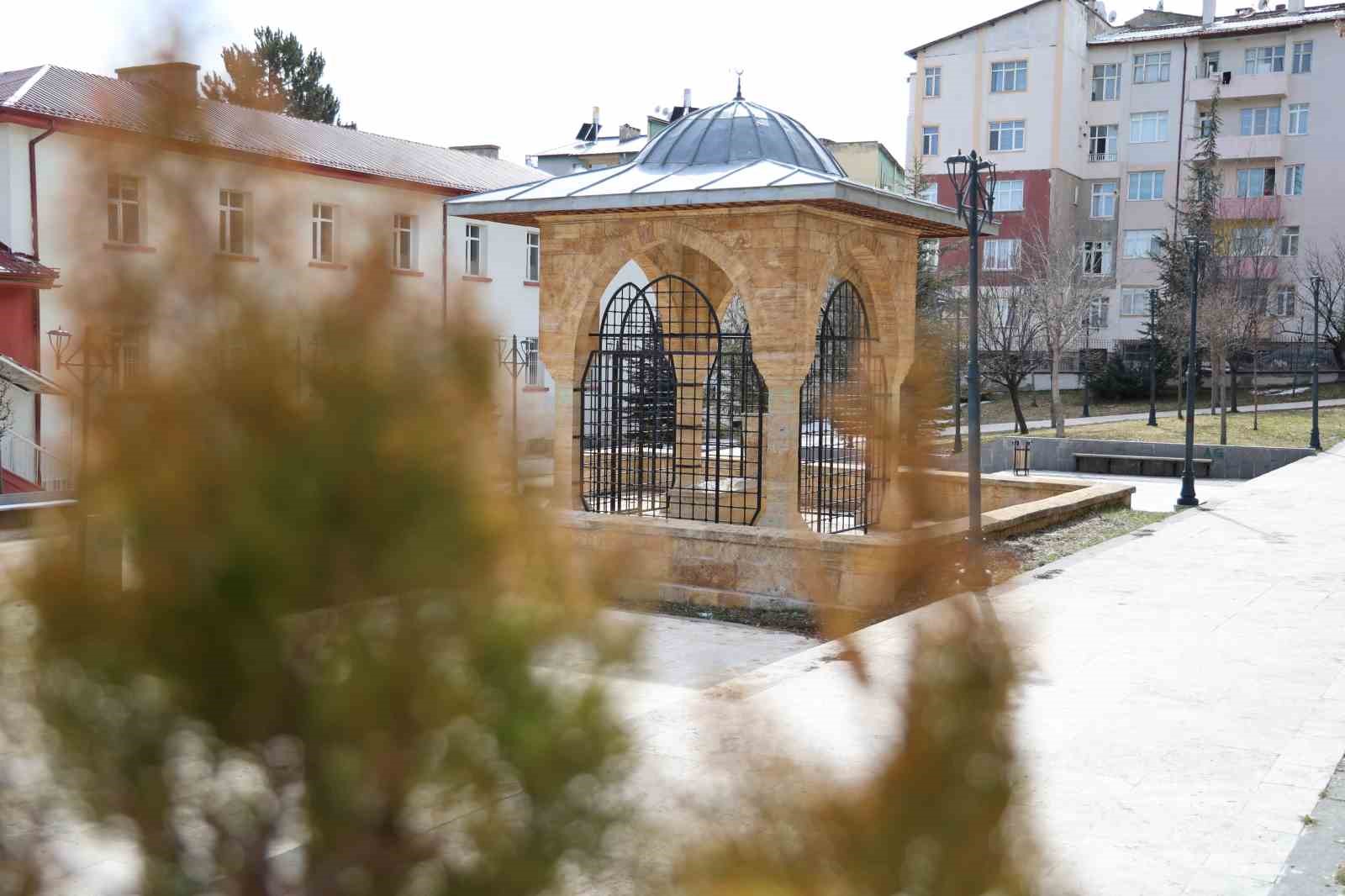 İsmini bilmeyen yok ancak tanışan çok az, Sivaslı bir sultan ve gönül insanı, Kadı Burhanettin
