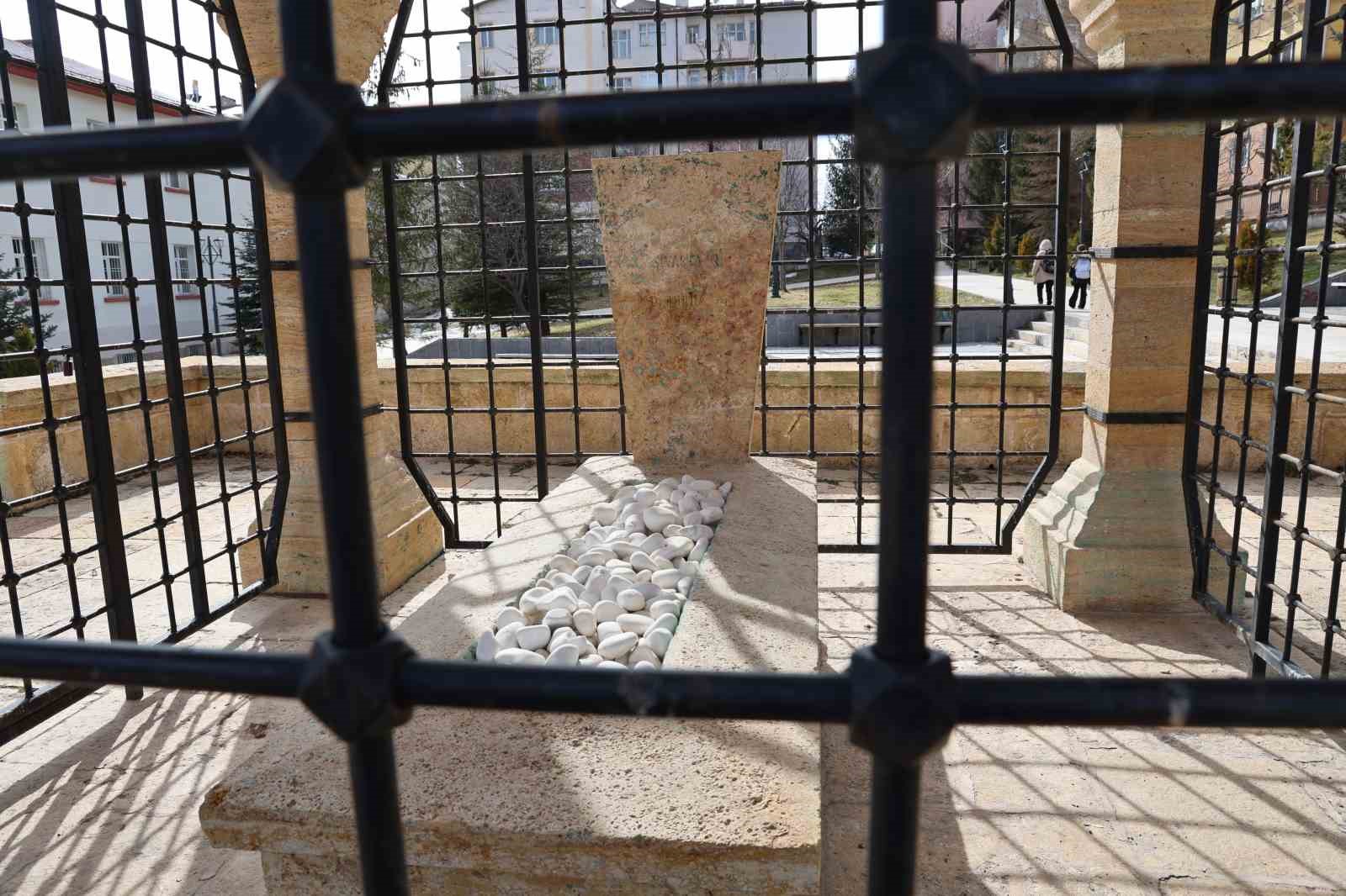 İsmini bilmeyen yok ancak tanışan çok az, Sivaslı bir sultan ve gönül insanı, Kadı Burhanettin
