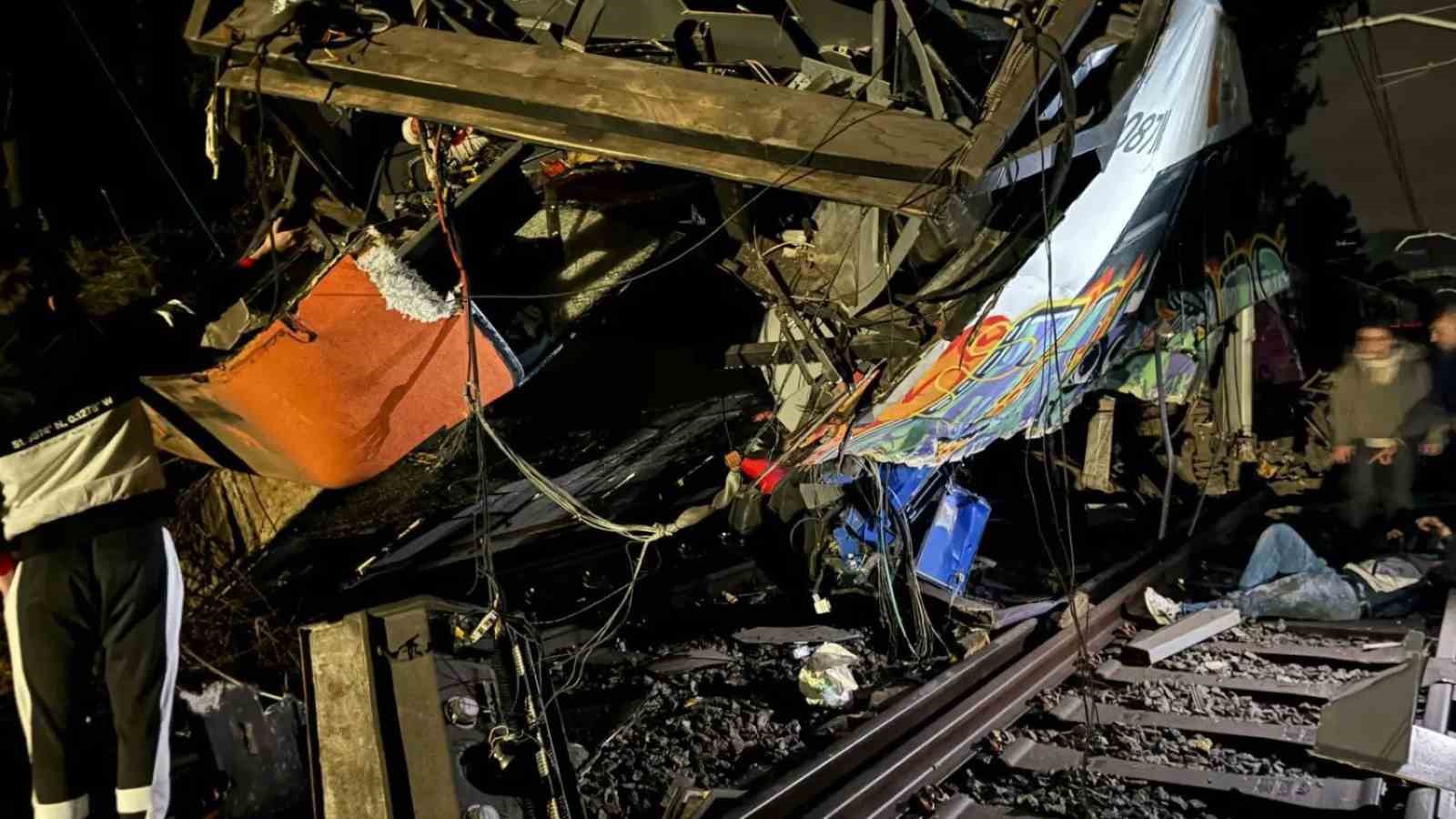 İspanya’da iki tren kazası daha: 1 makinist hayatını kaybetti, en az 37 kişi yaralandı
