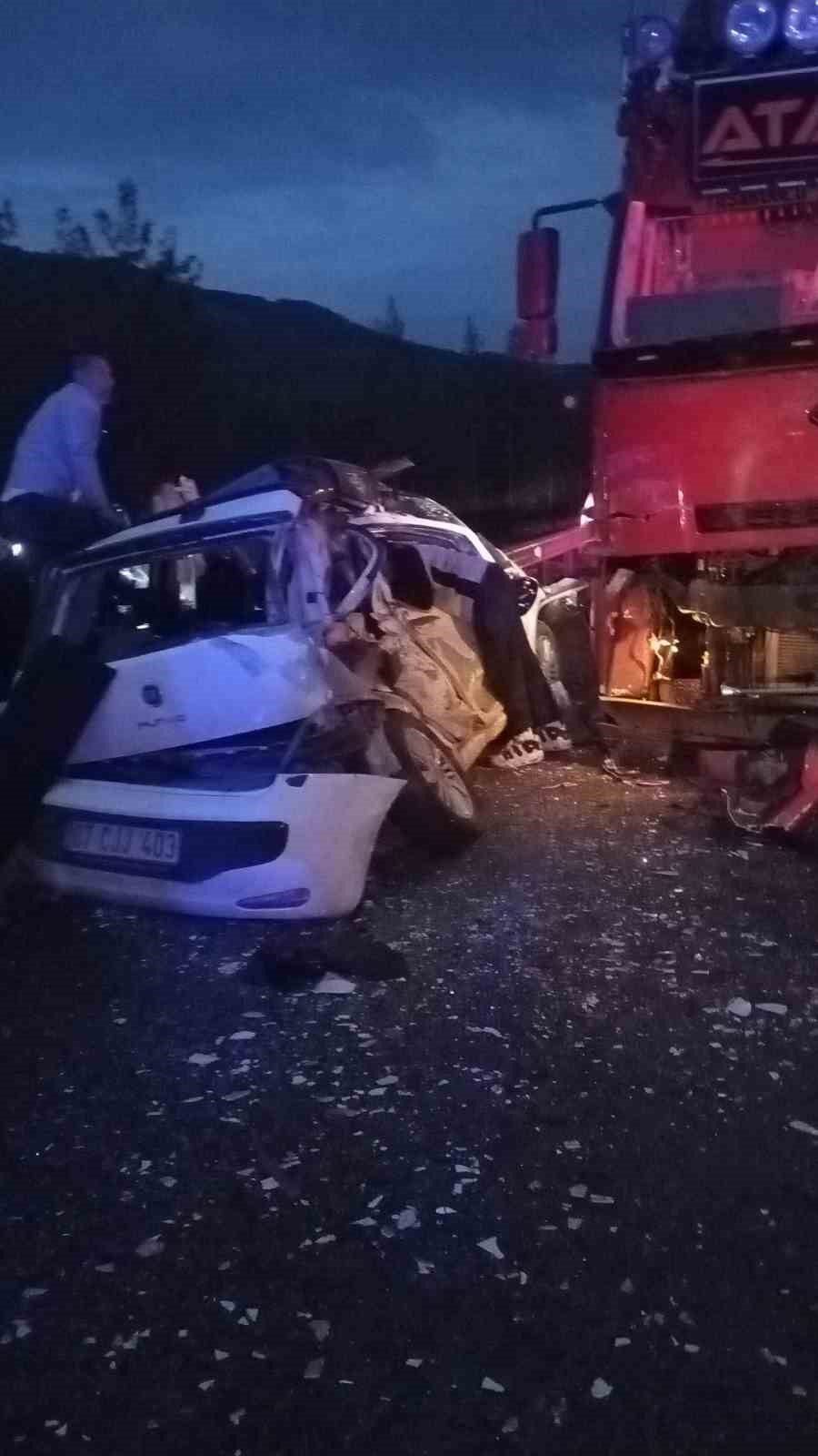 Isparta-Antalya karayolunda feci kaza: 1 ölü, 4 yaralı
