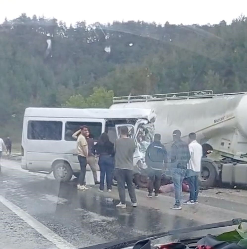 Isparta-Antalya karayolunda feci kaza: 7 ölü
