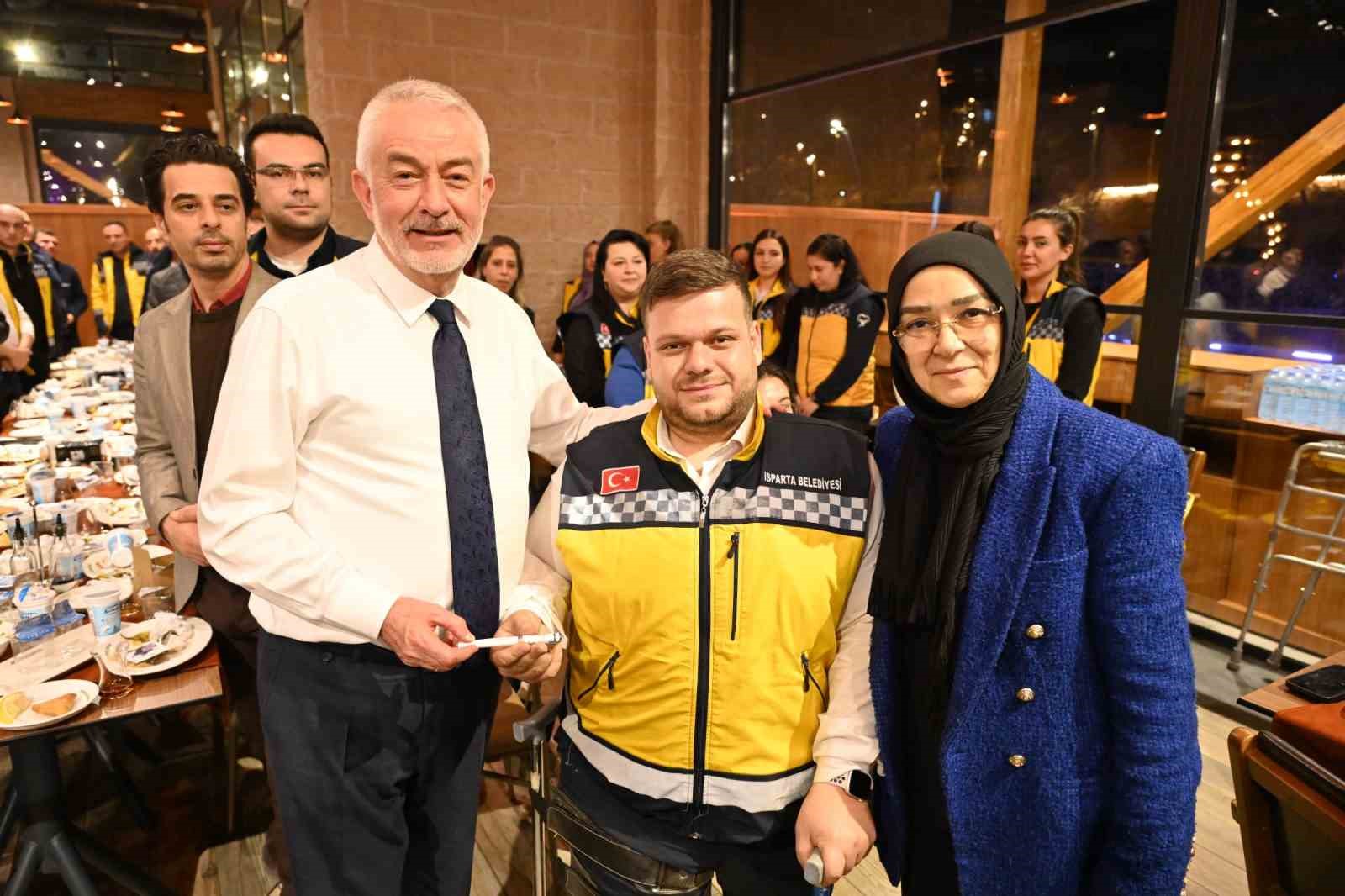 Isparta Belediyesi personel buluşmalarının final programı
Isparta Belediyesi personel buluşmalarının final programı