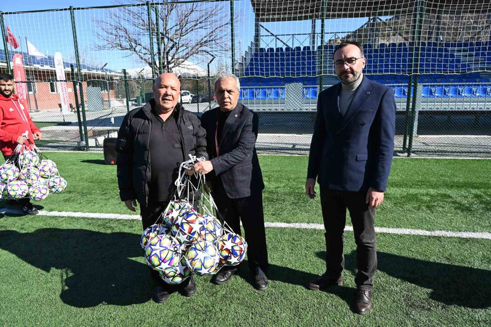 Isparta Belediyesi’nden amatör spor kulüplerine destek
