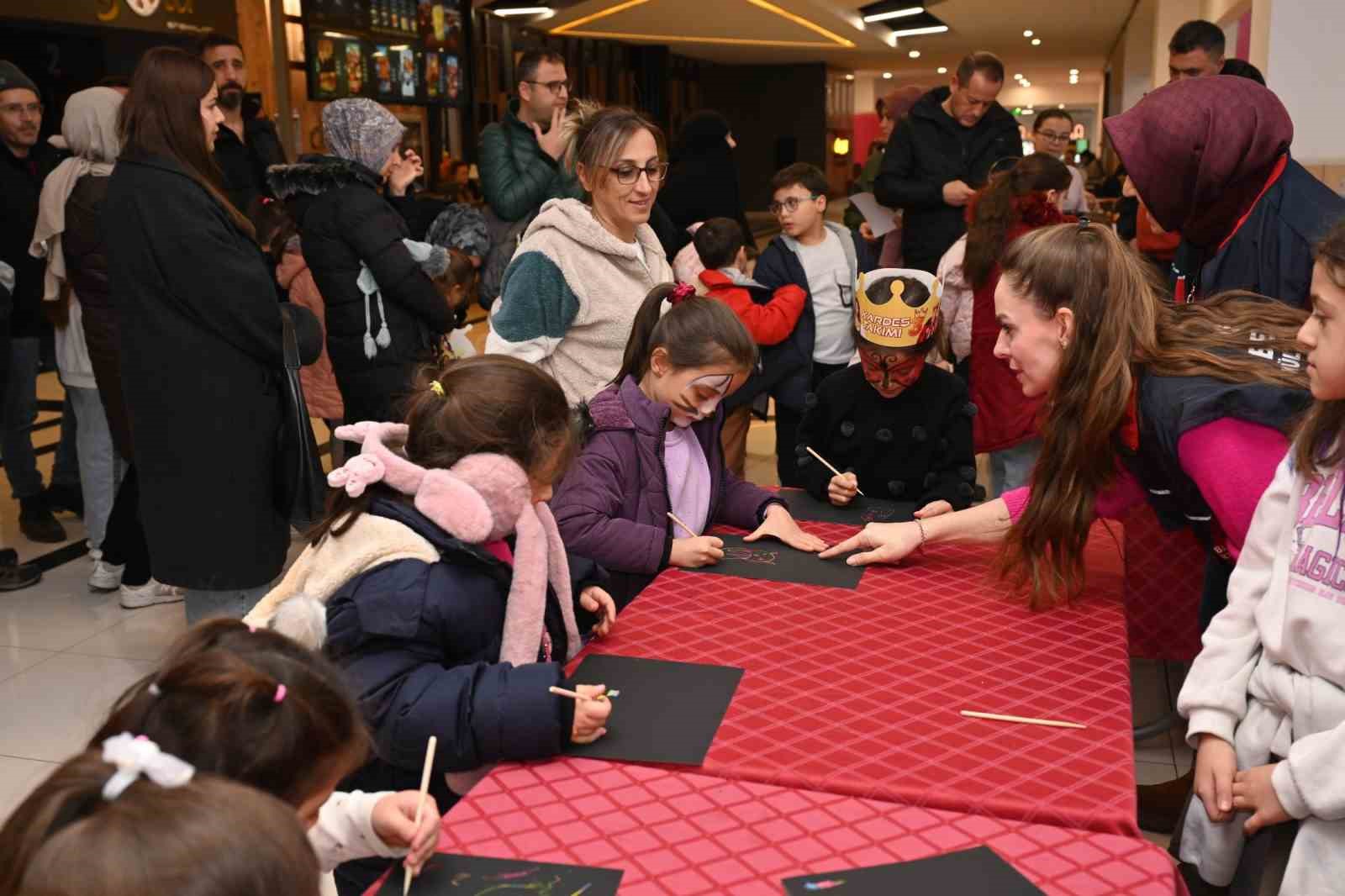 Isparta Belediyesi’nden karne şenlikleri
