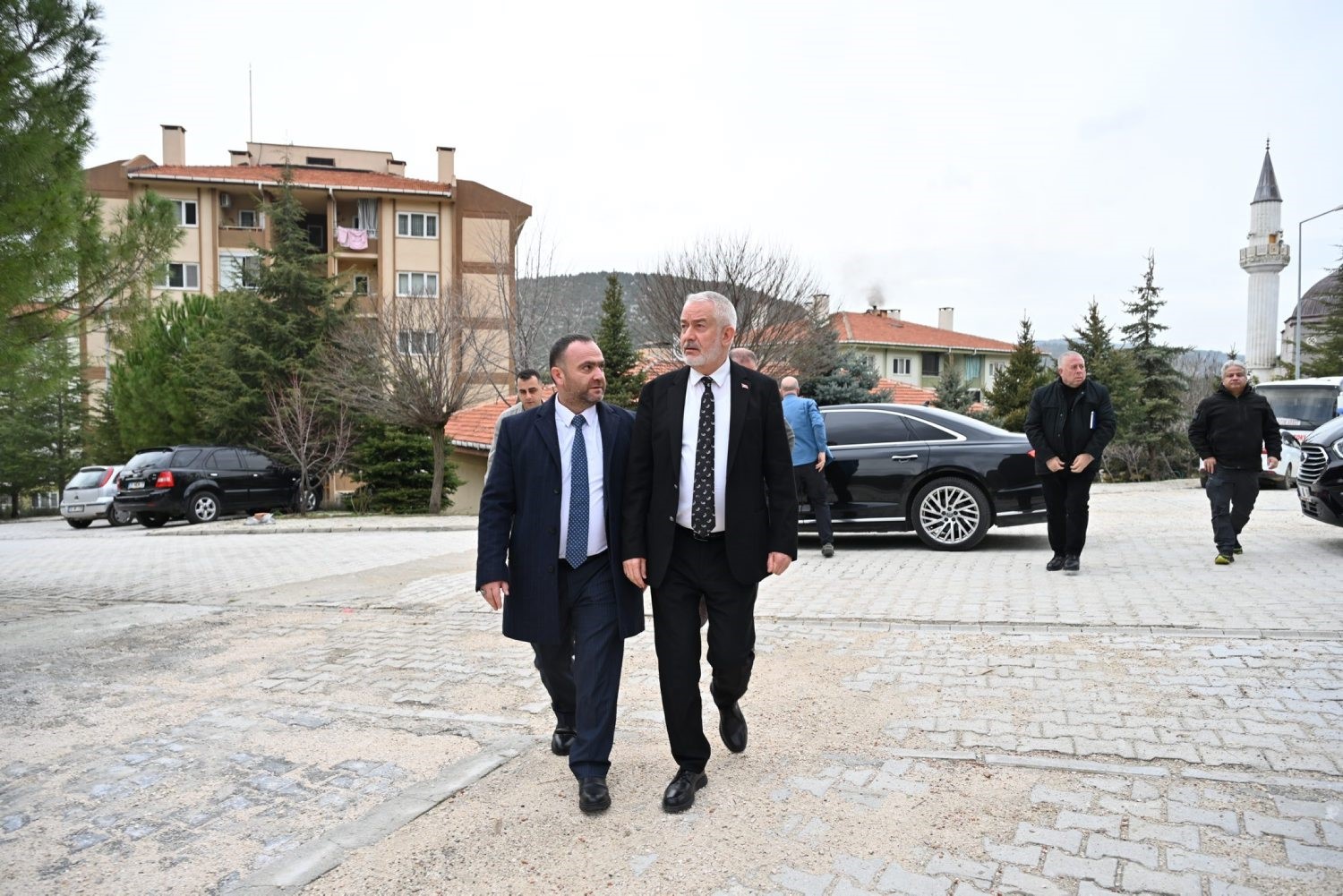 Isparta Belediyesi’nden Sütçüler’de yeni öğrenci yurduna yardım eli
