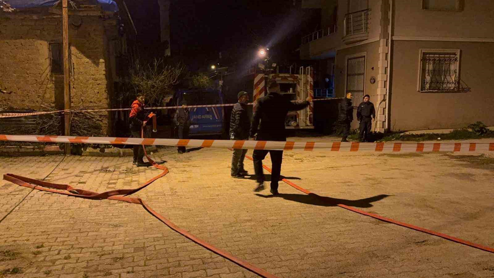 Isparta’da 3 evi kundaklayıp başka bir eve giren yaşlı adam 10 saatte ikna edildi
