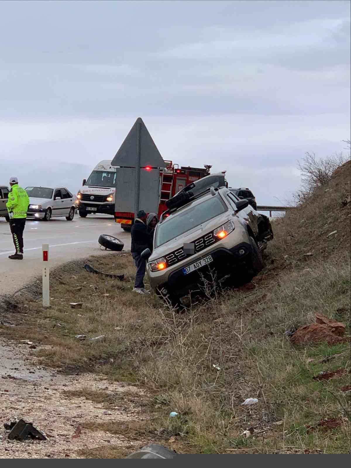 Isparta’da 8 kişinin yaralandığı kaza kamerada
