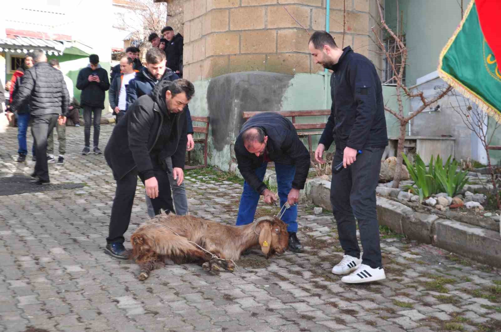 Isparta’da asırlık sancak kaldırma ve asker uğurlama geleneği
