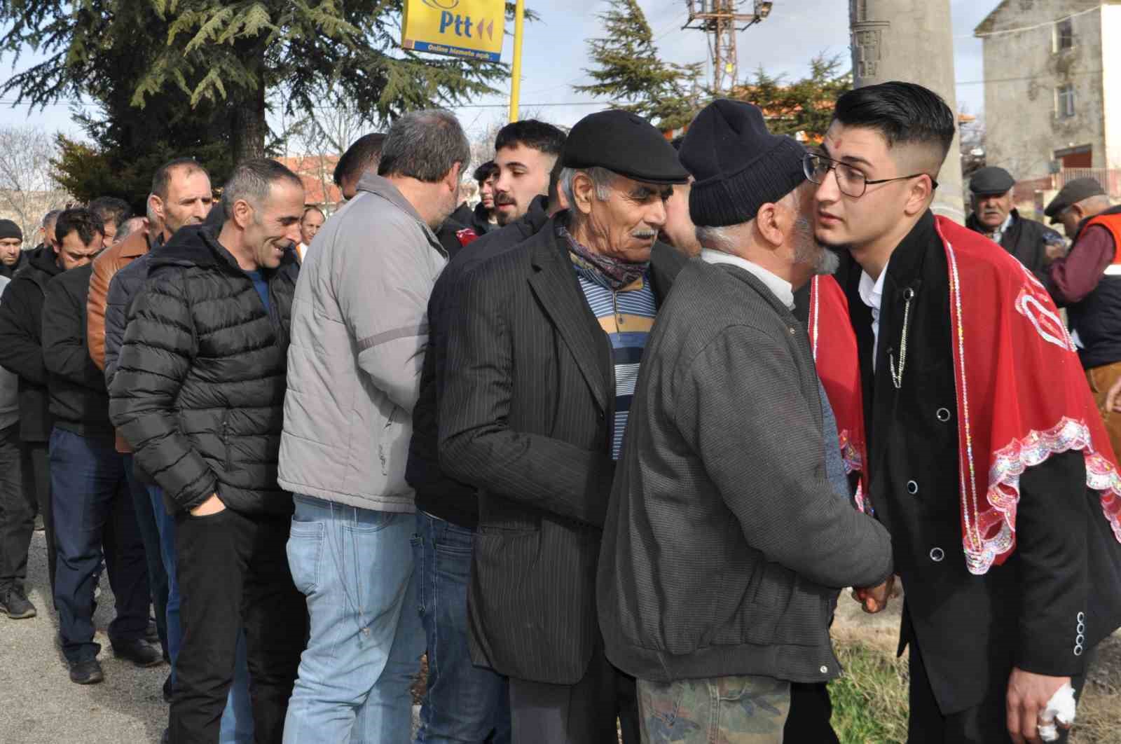 Isparta’da asırlık sancak kaldırma ve asker uğurlama geleneği
