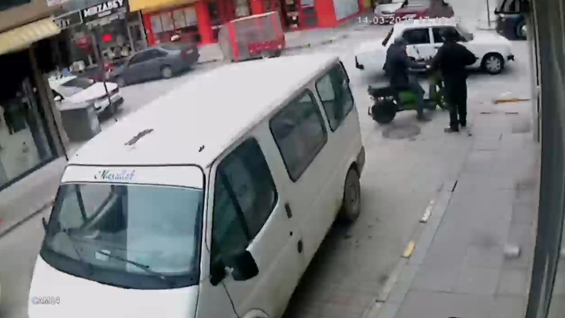 Isparta’da kontrolden çıkan otomobil yayaya çarptı: 1 yaralı
