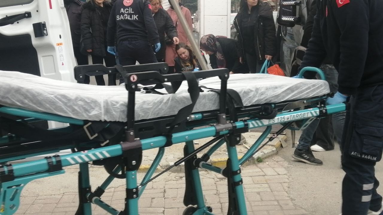 Isparta’da kontrolden çıkan otomobil yayaya çarptı: 1 yaralı
