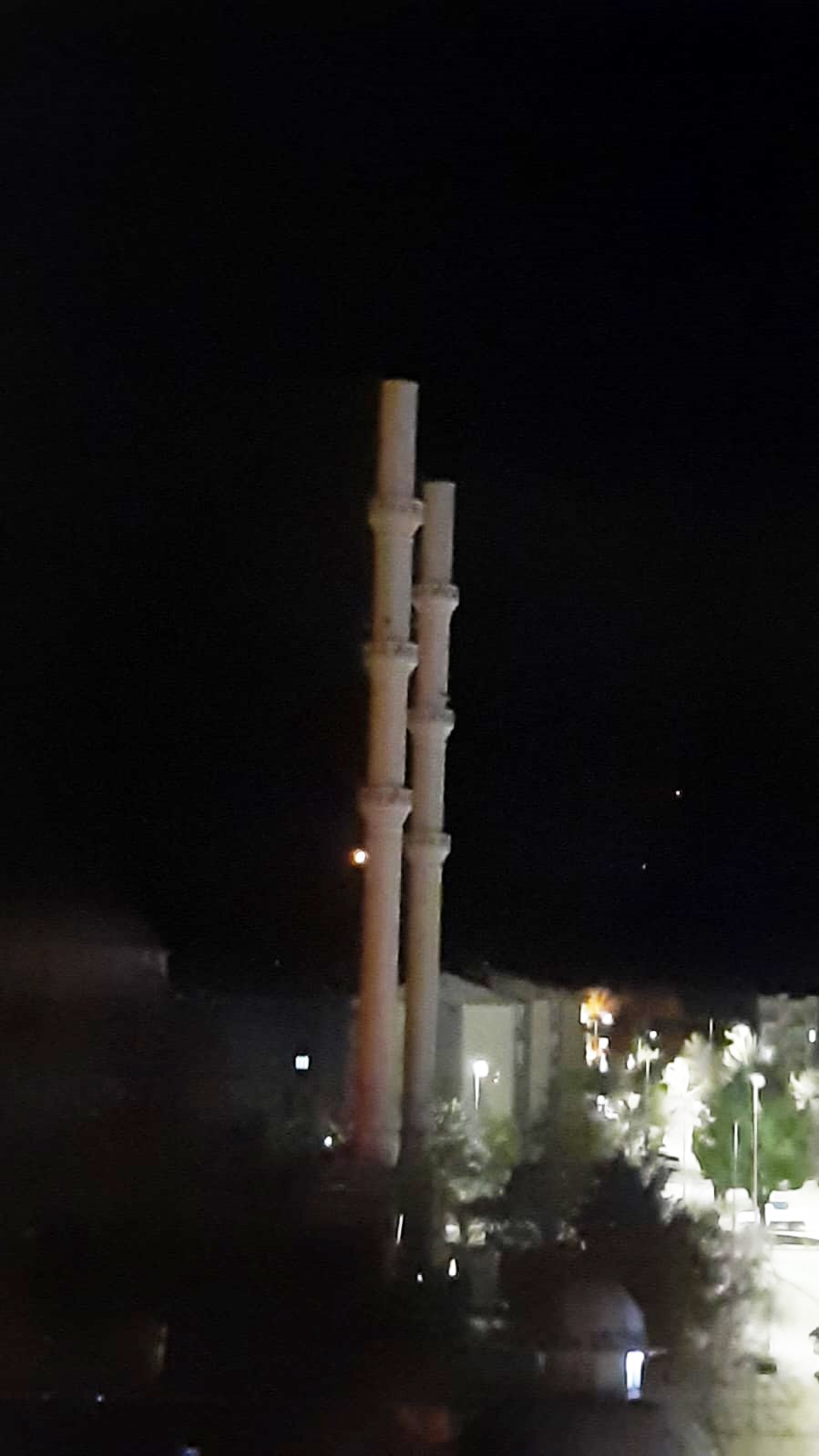 Isparta’da şiddetli fırtına cami külahını yerinden söktü
