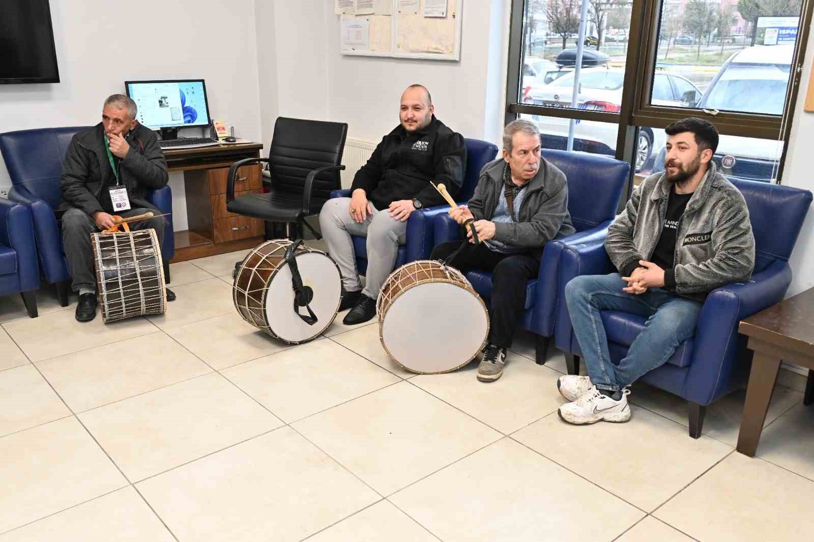 Ispartalıları 45 mahallede 70 davulcu sahura kaldıracak
