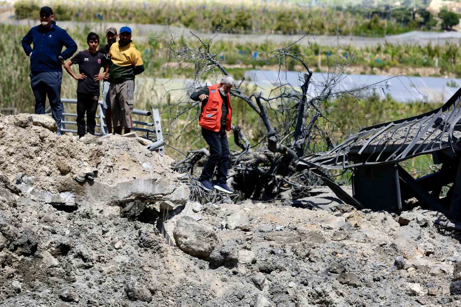 İsrail, Lübnan’ın güneyi ile bağlantıyı sağlayan son köprüyü vurdu
