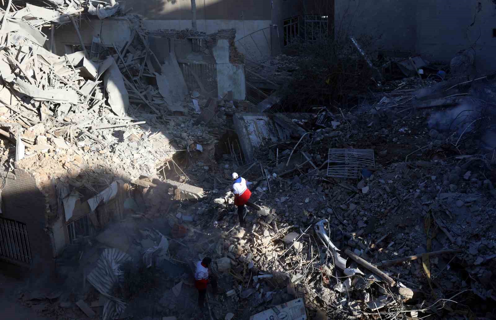 İsrail’in Tahran saldırısında bir sinagogda geniş kapsamlı hasar oluştu
