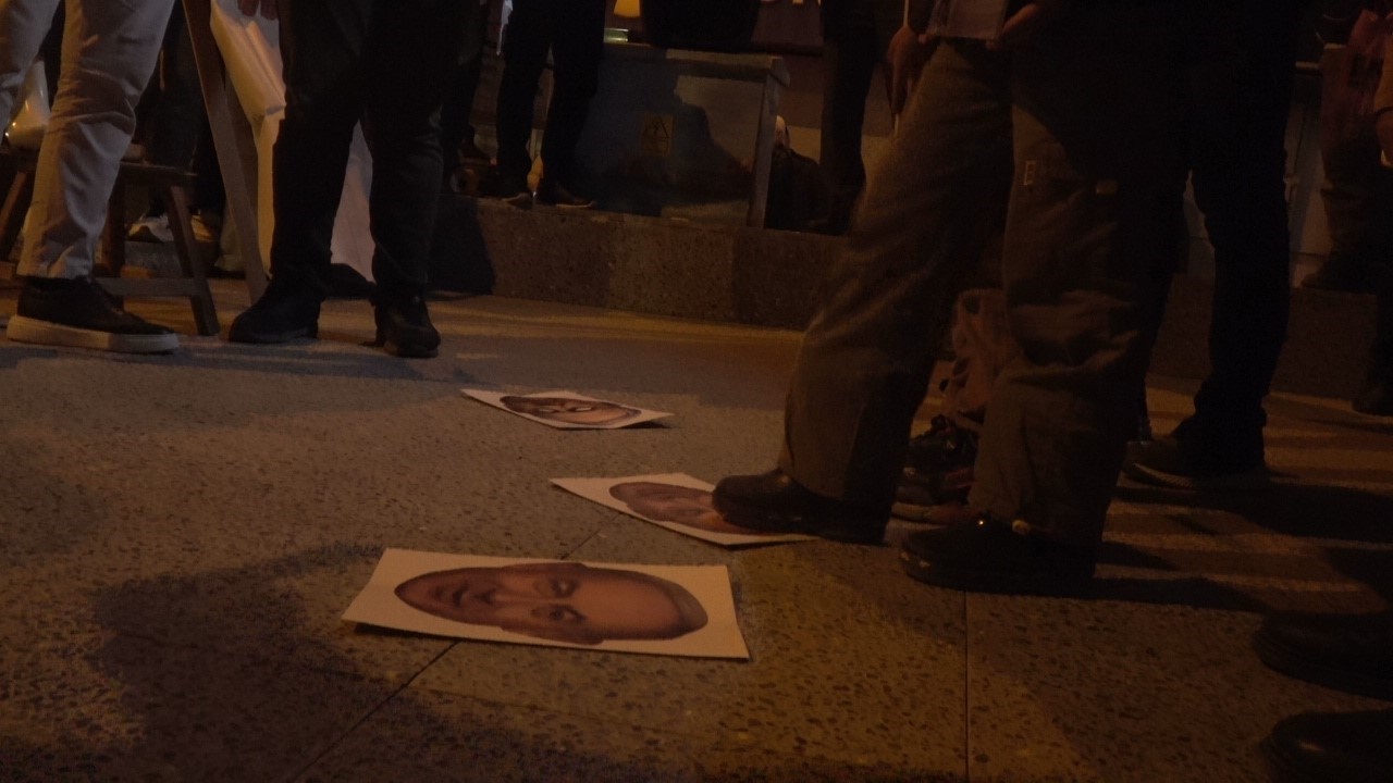 İsrail’in zulmünü protesto etmek için Netanyahu’yu "idam" ettiler
